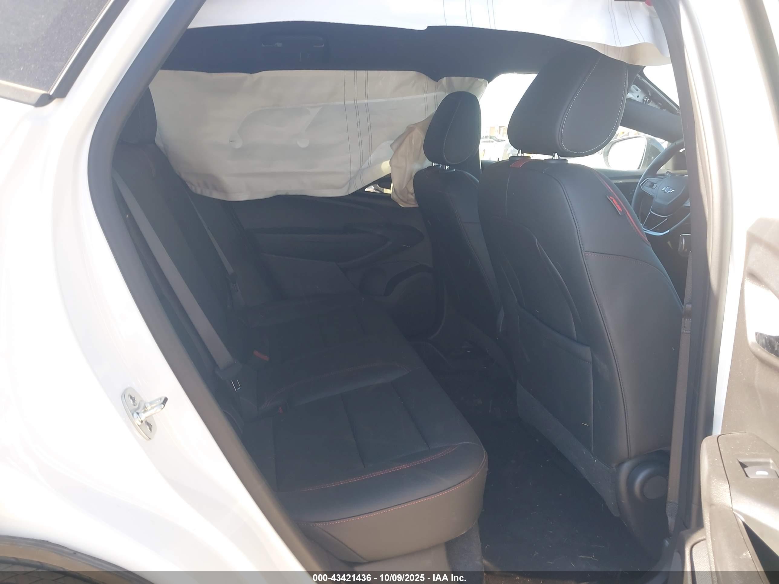 CHEVROLET TRAX image 8