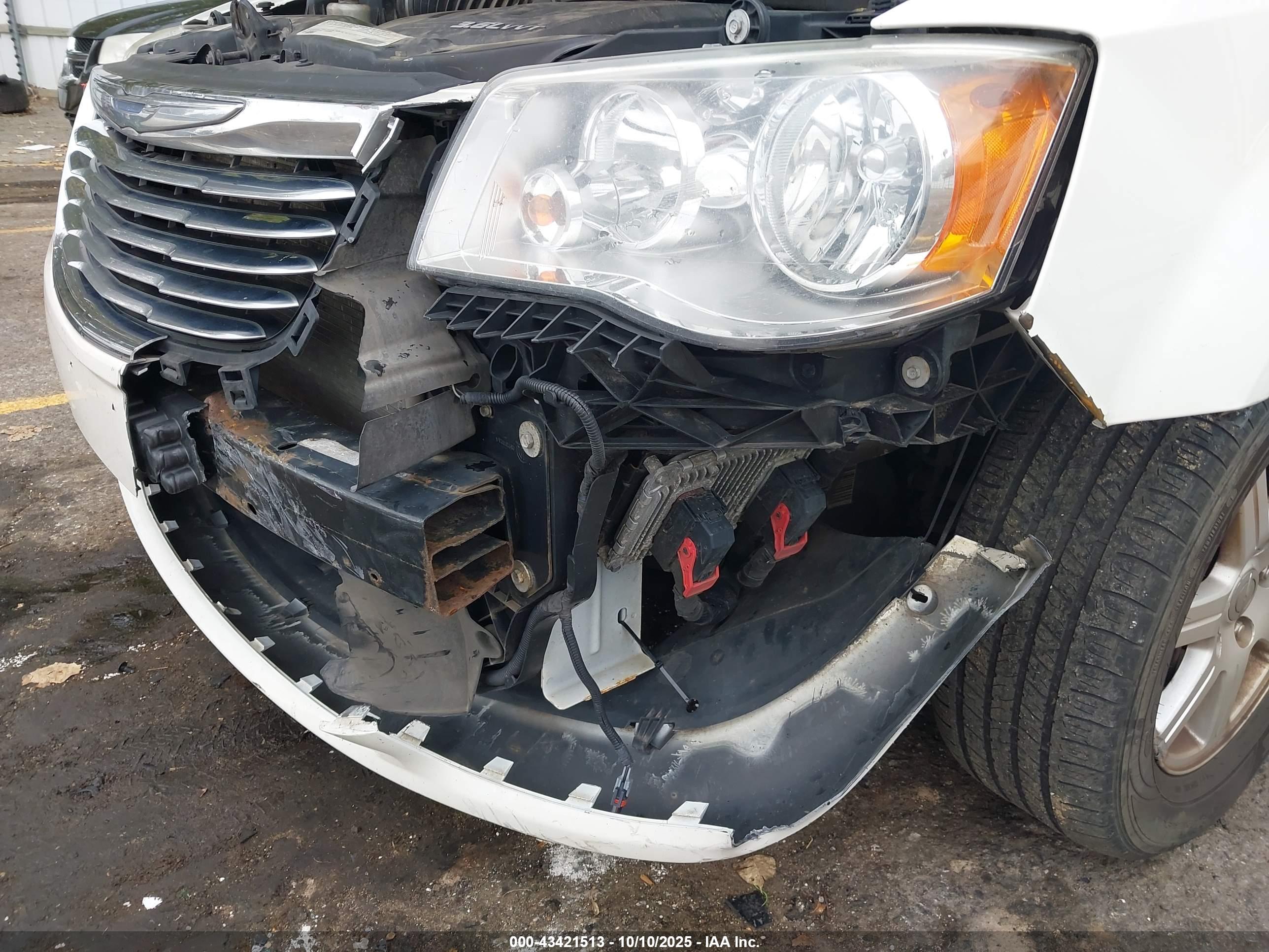 CHRYSLER TOWN image 6