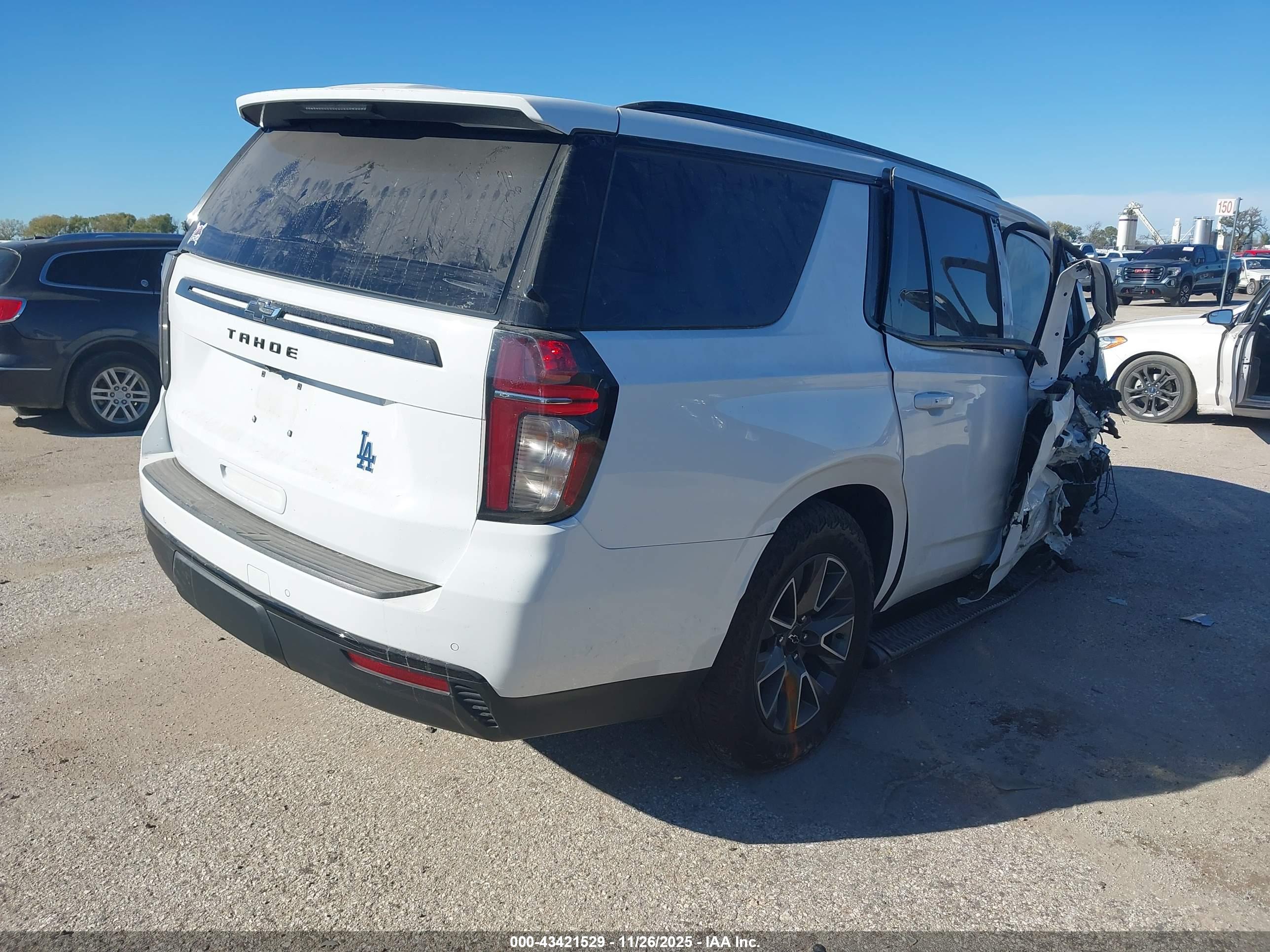 CHEVROLET TAHOE image 4