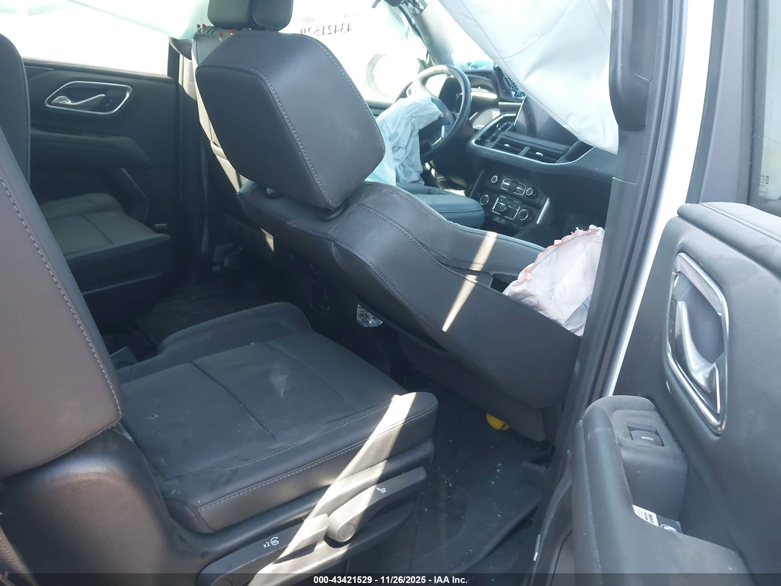 CHEVROLET TAHOE image 8