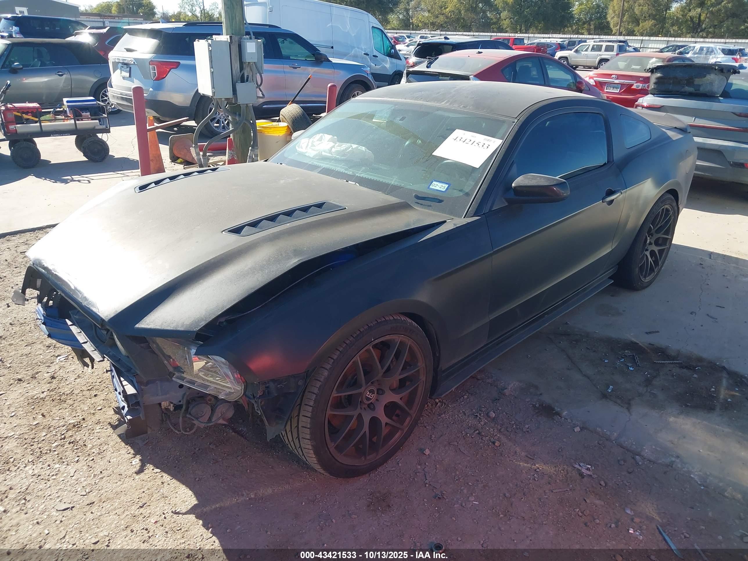 FORD MUSTANG image 2