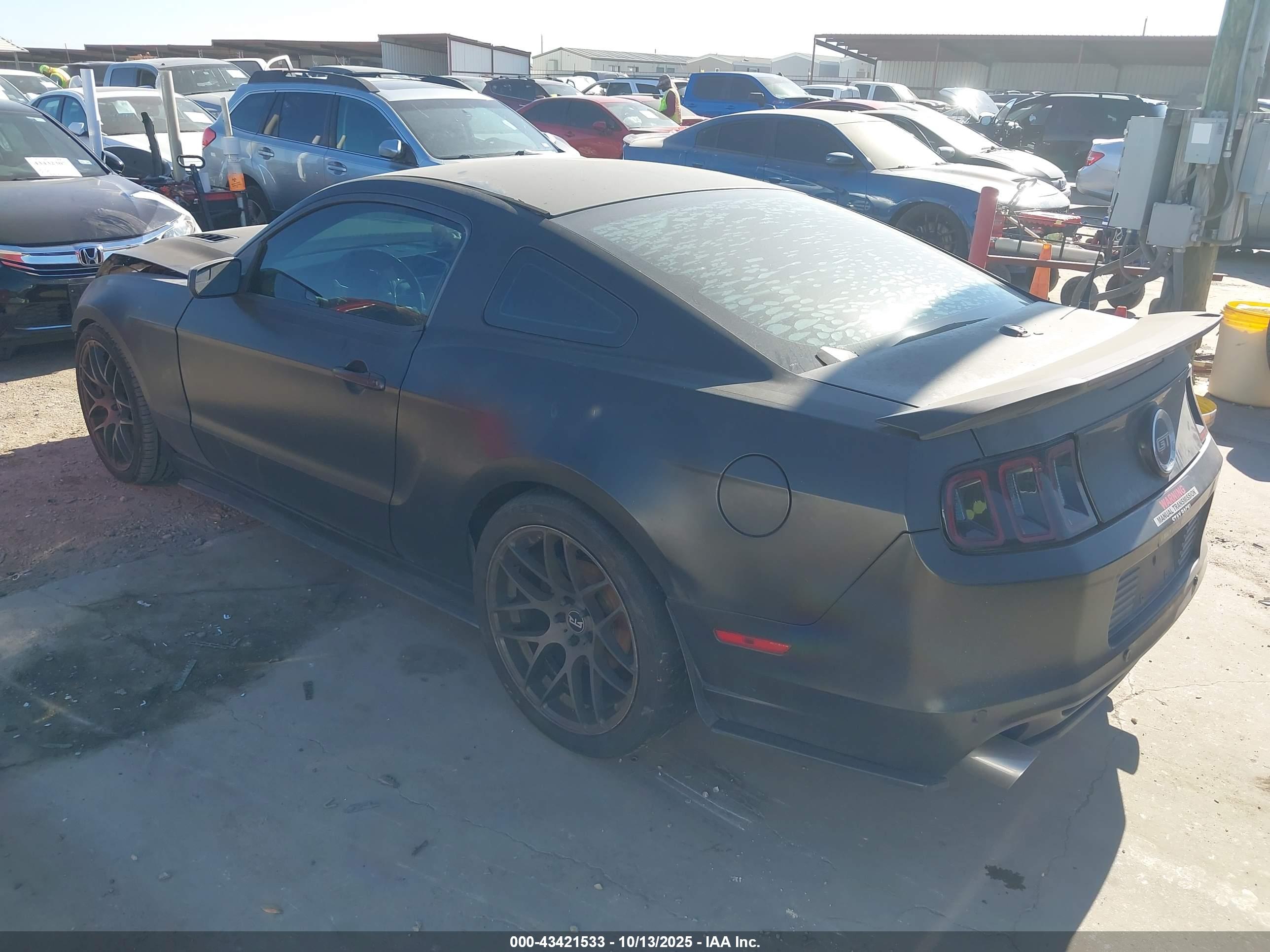 FORD MUSTANG image 3