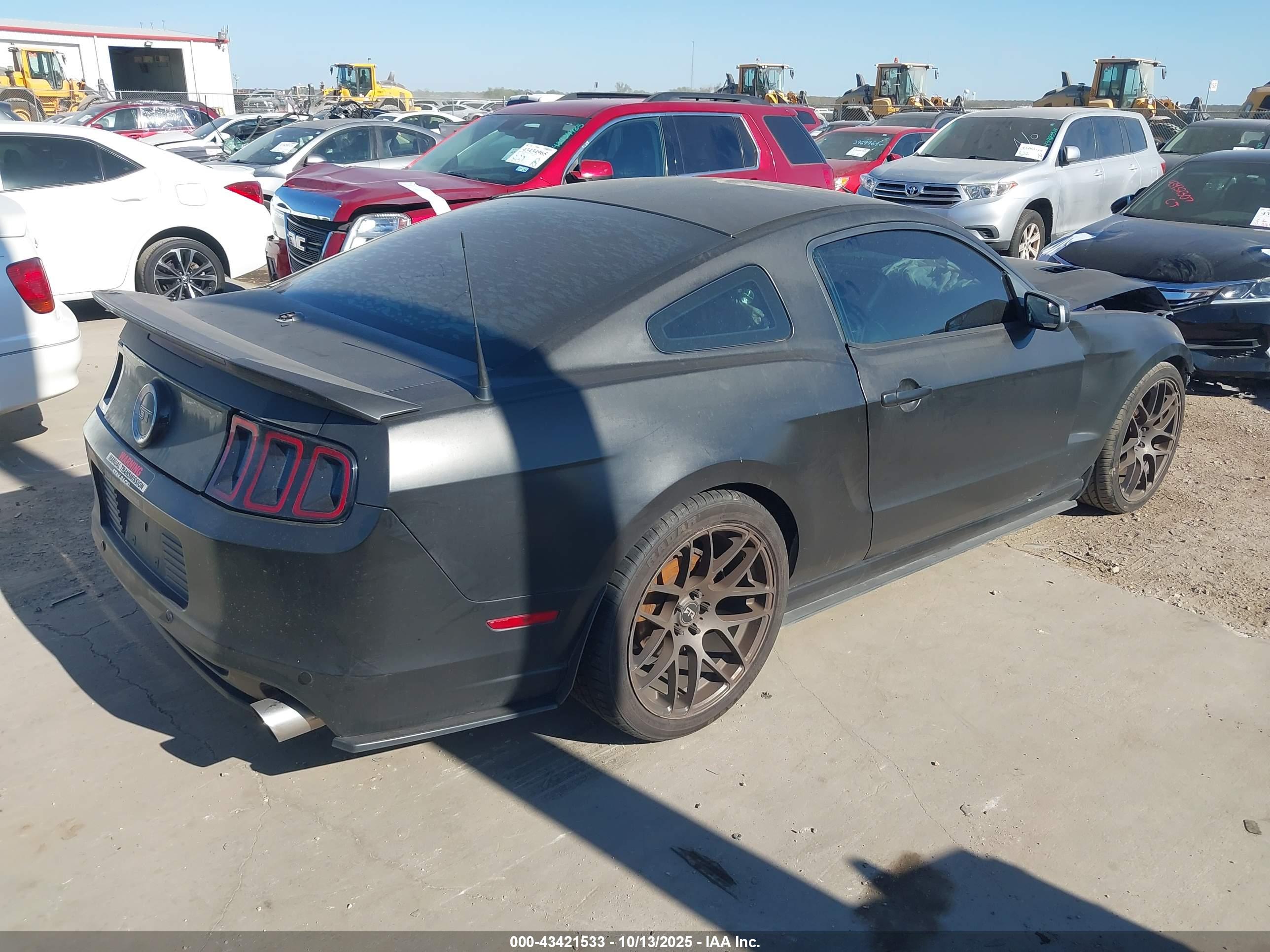 FORD MUSTANG image 4