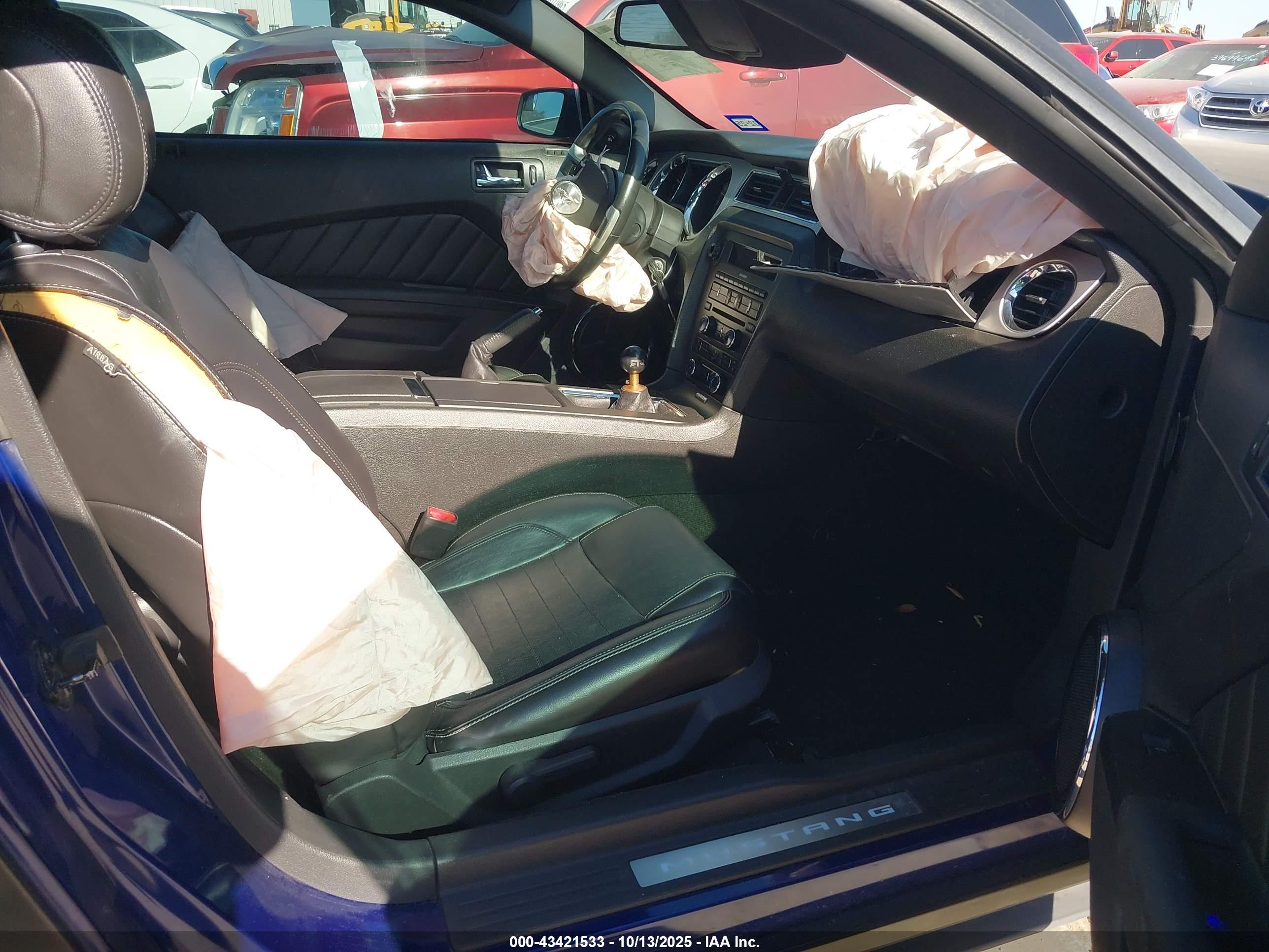 FORD MUSTANG image 5