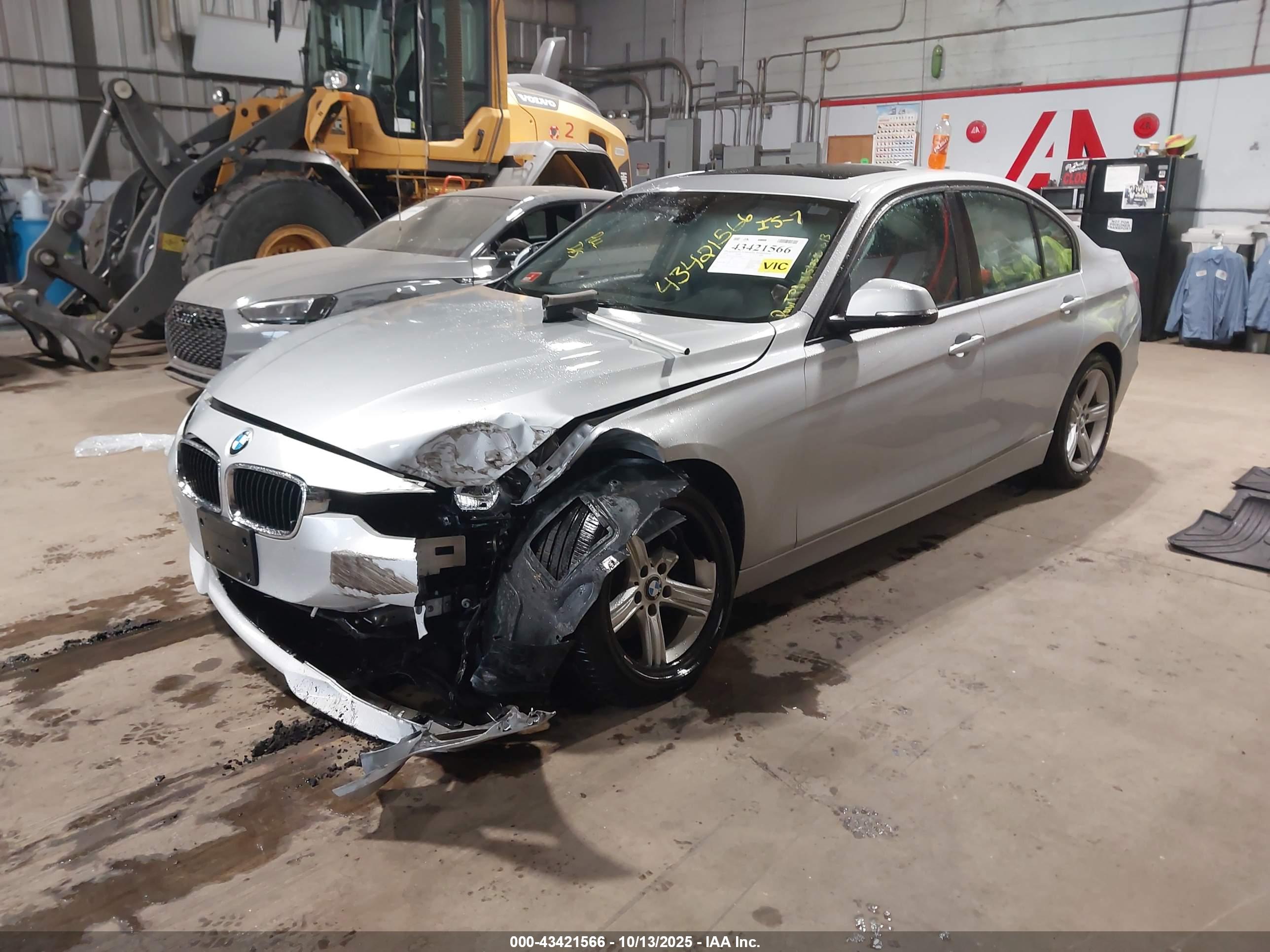 BMW 320I image 2
