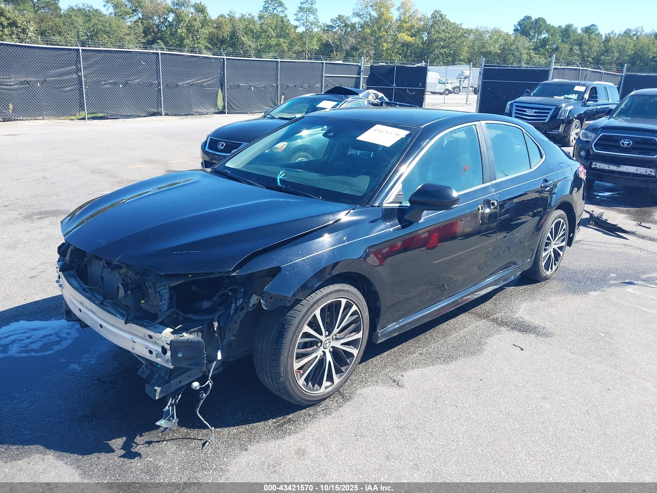 TOYOTA CAMRY image 2