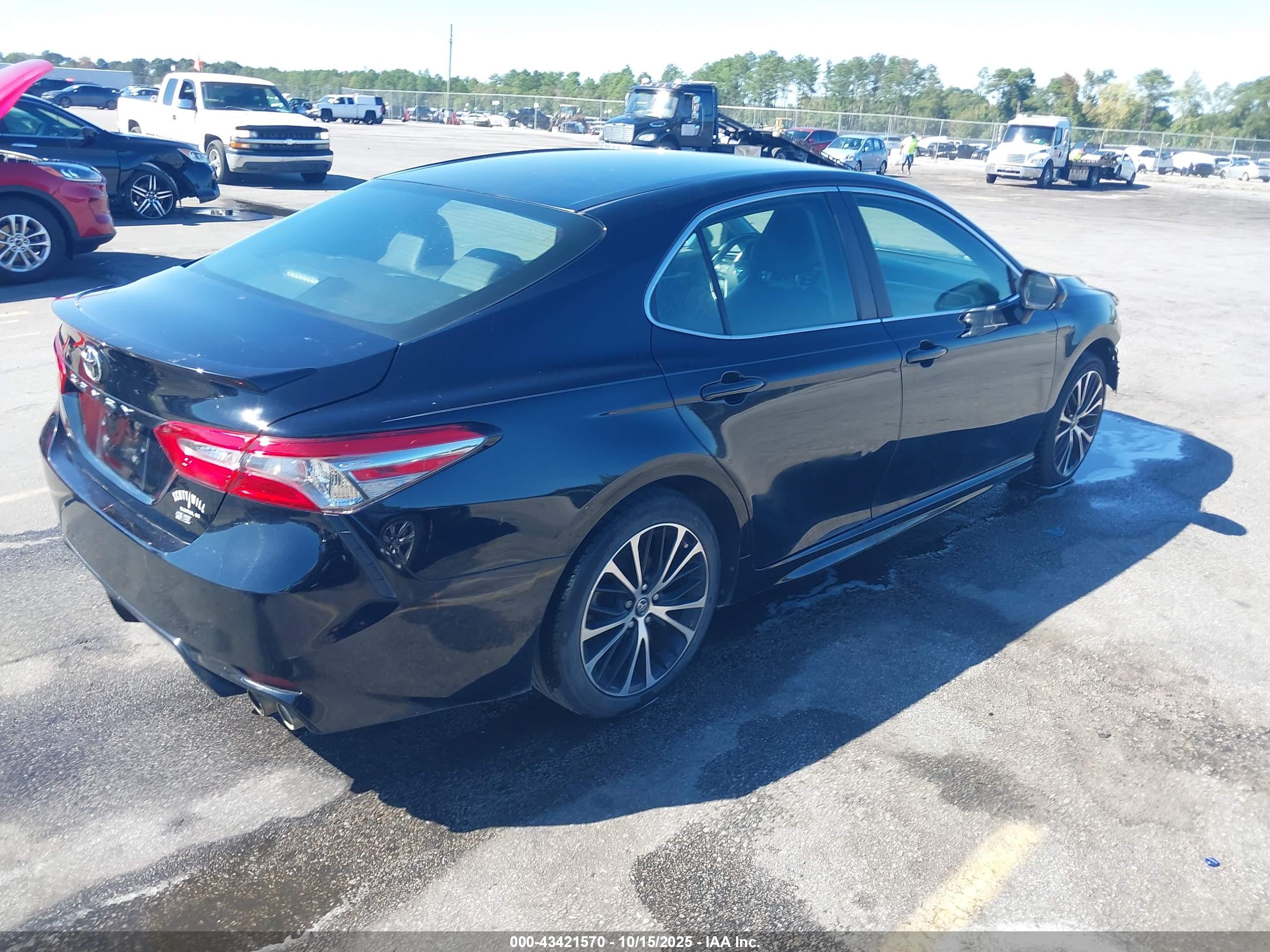 TOYOTA CAMRY image 4