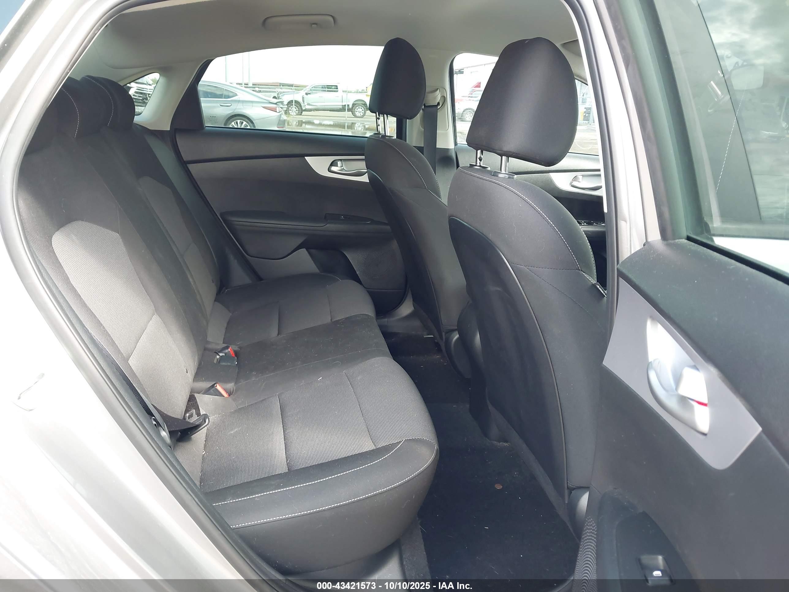 KIA FORTE image 8