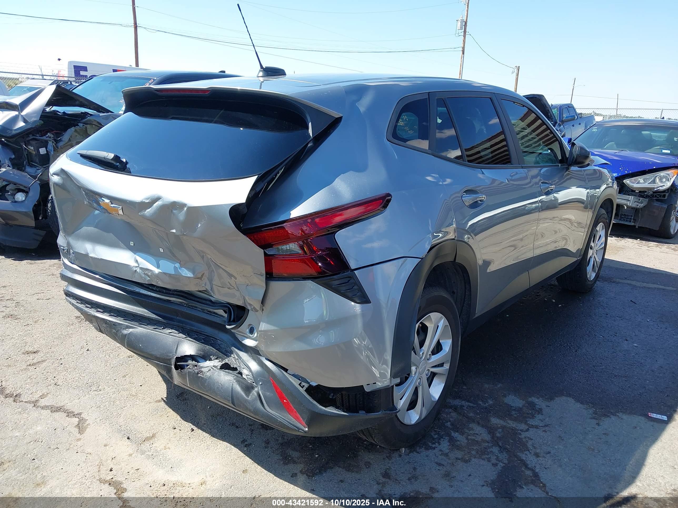 CHEVROLET TRAX image 4
