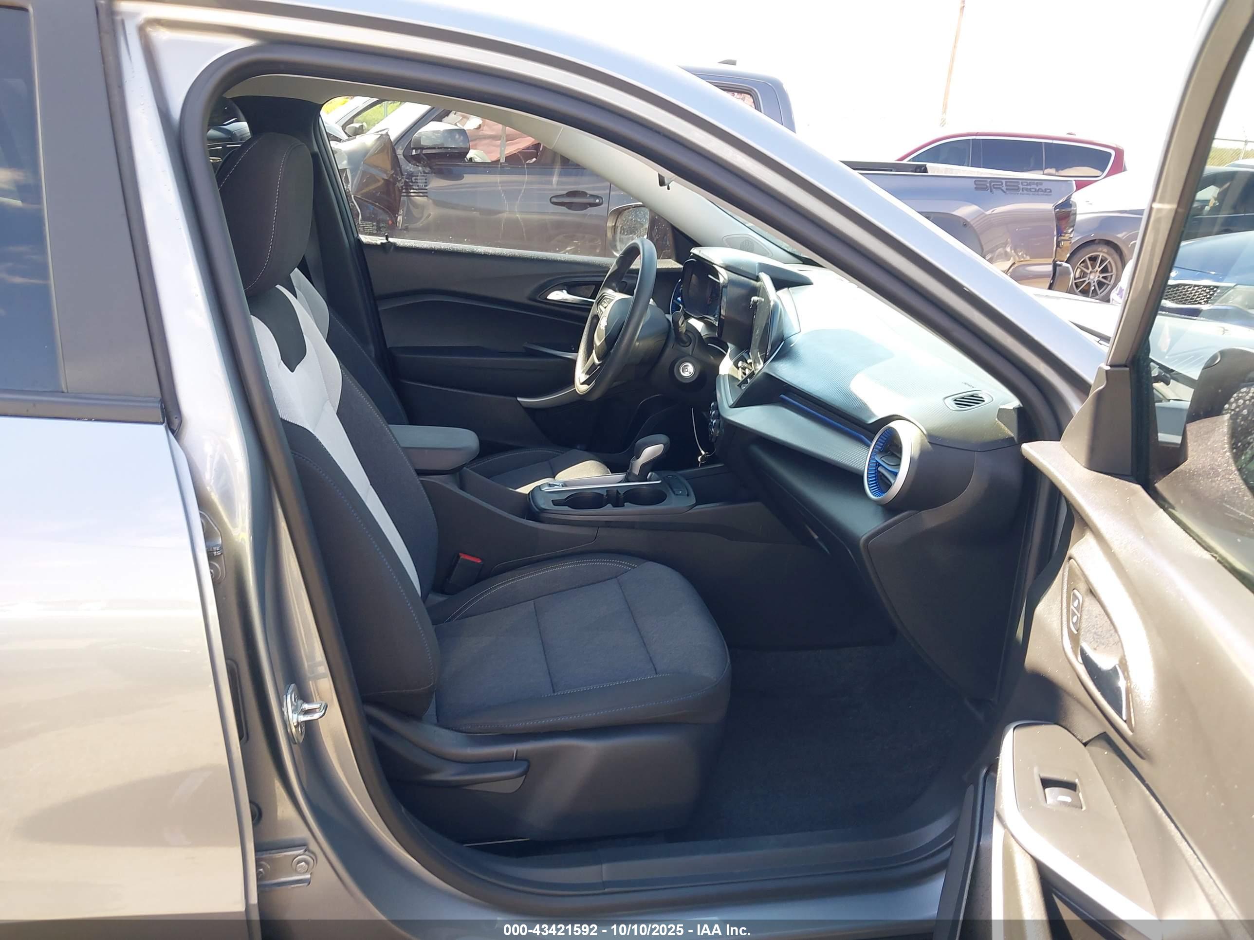CHEVROLET TRAX image 5