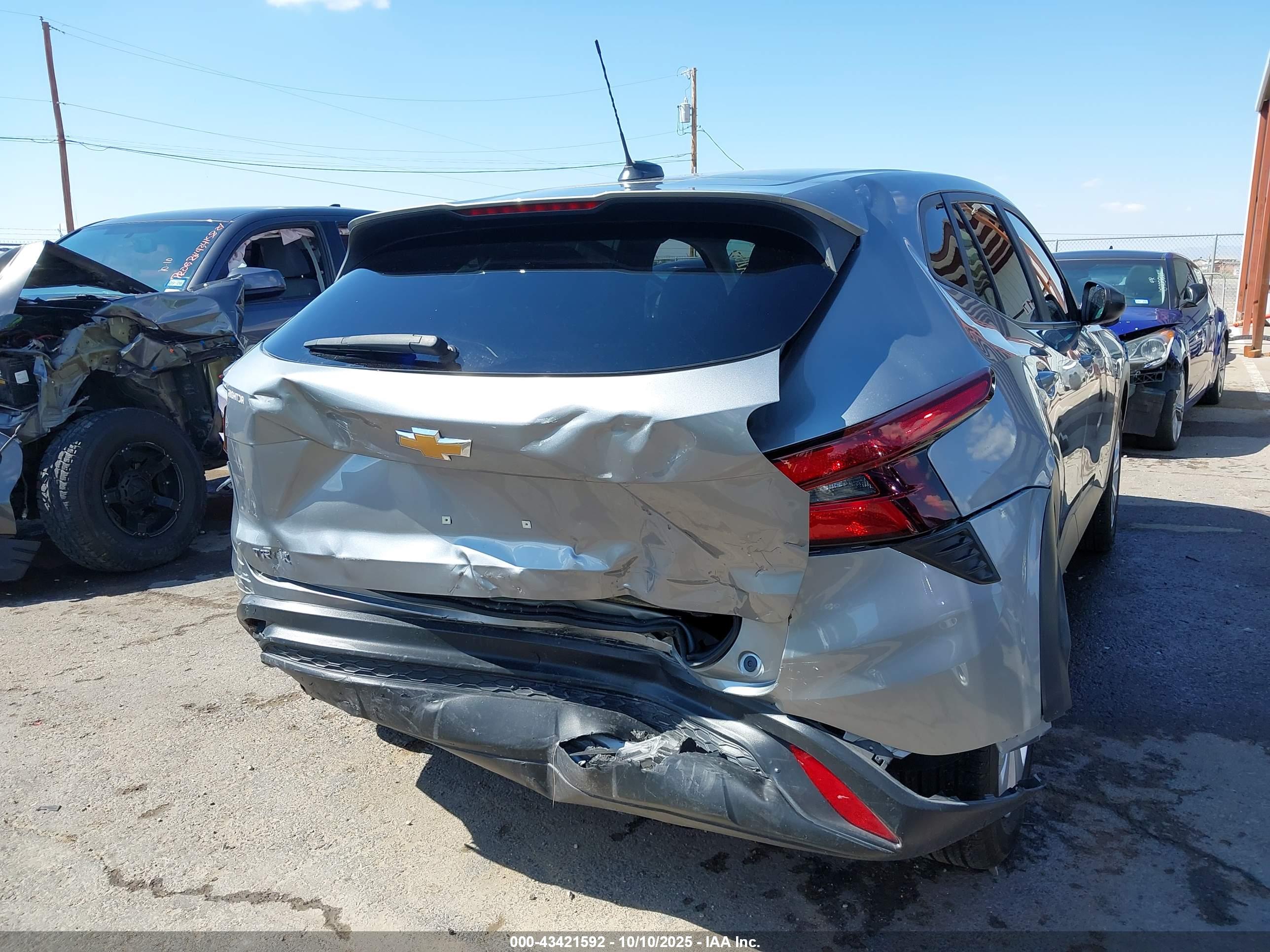 CHEVROLET TRAX image 6