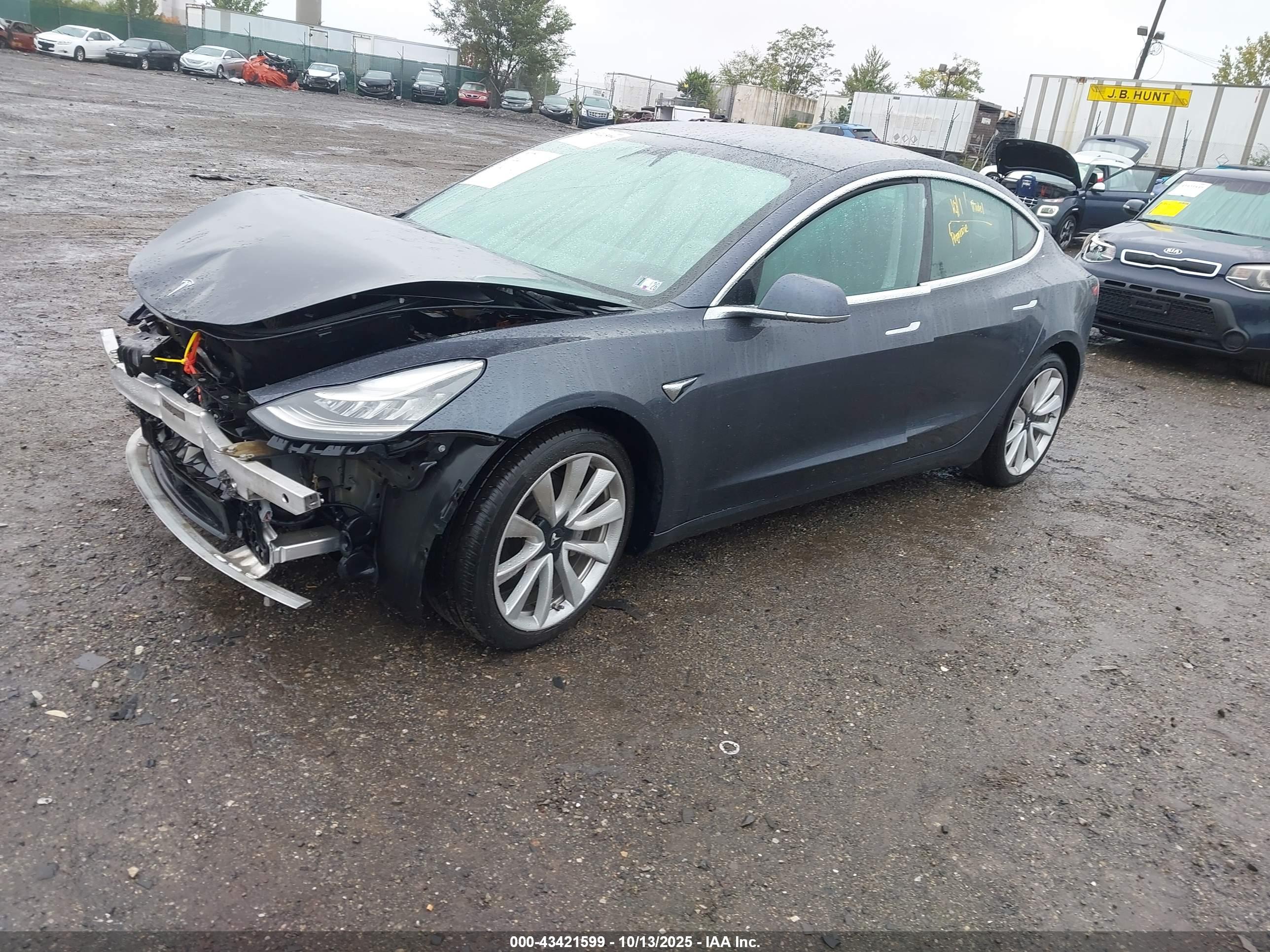 TESLA MODEL image 2