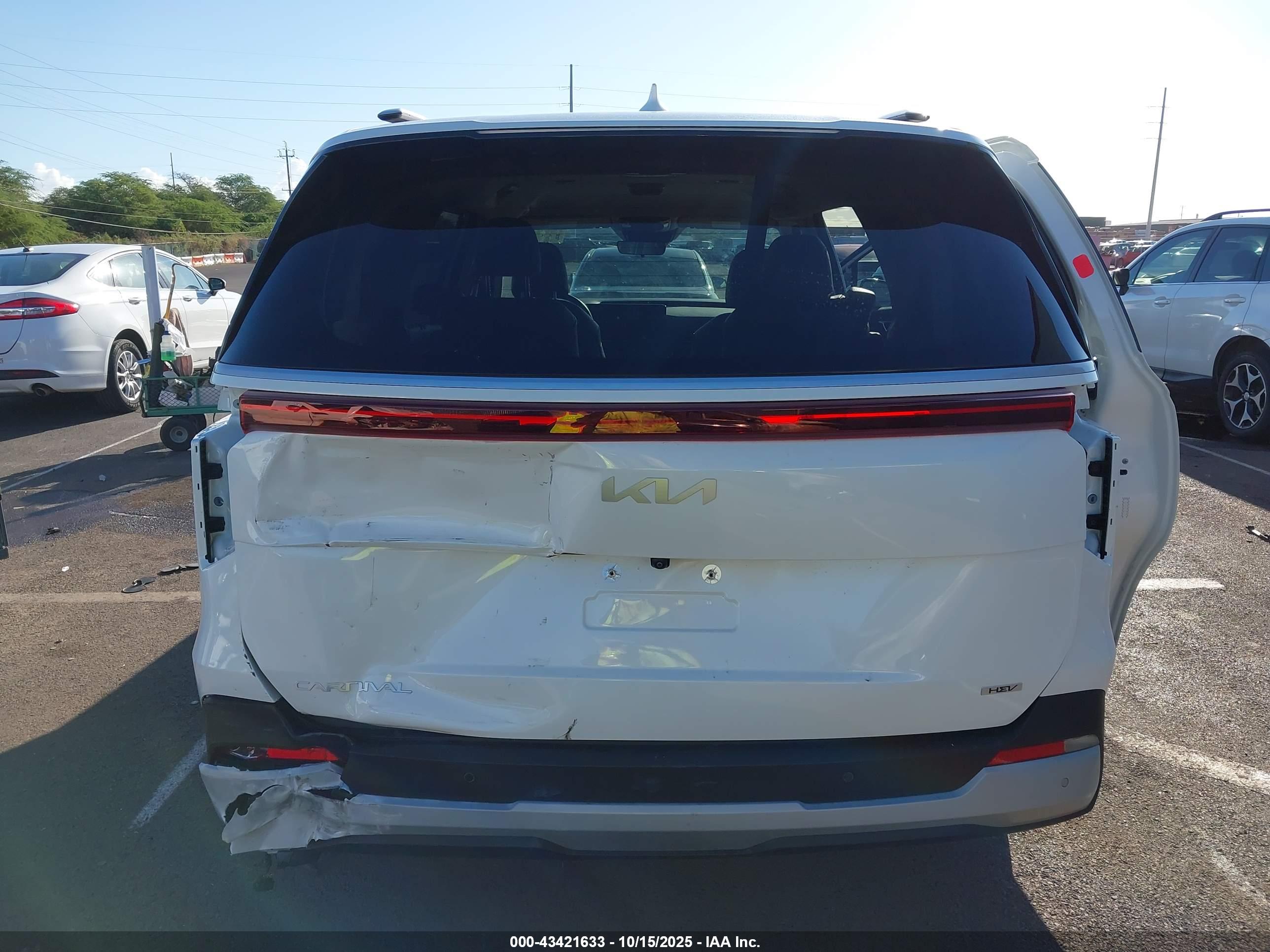 KIA CARNIVAL image 6