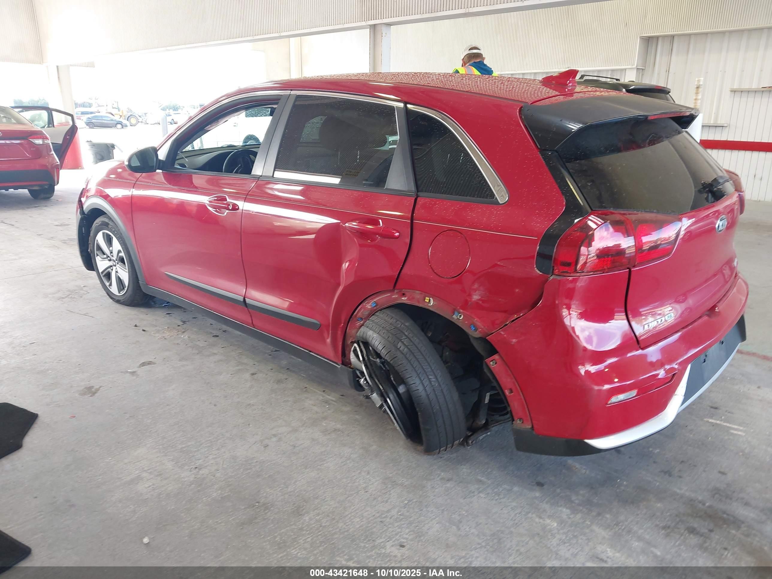 KIA NIRO image 3