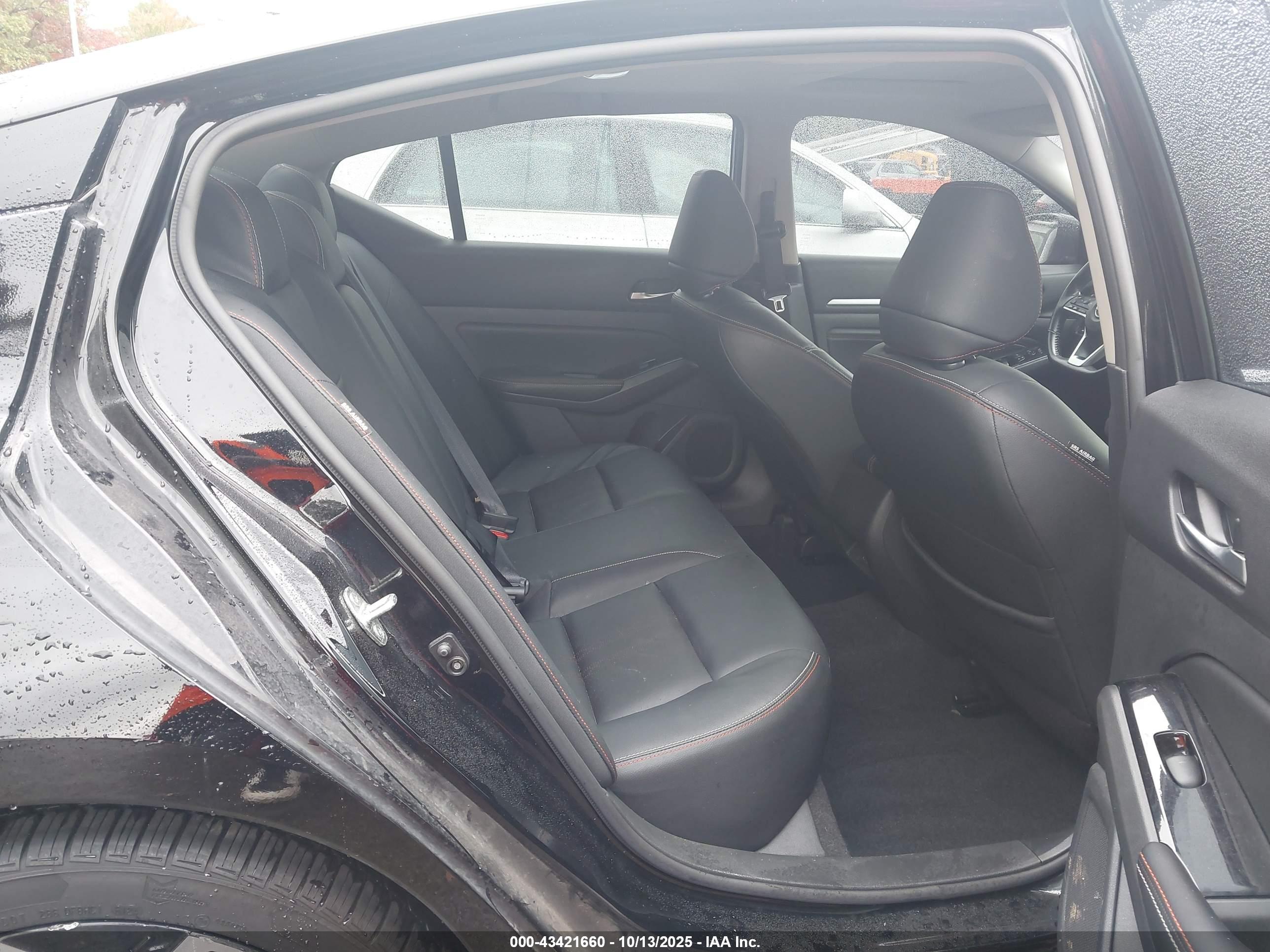 NISSAN ALTIMA image 8