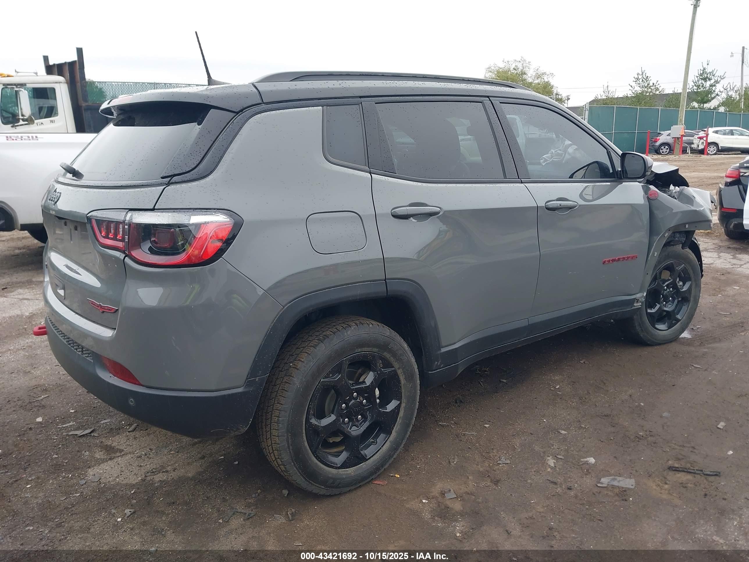 JEEP COMPASS image 4