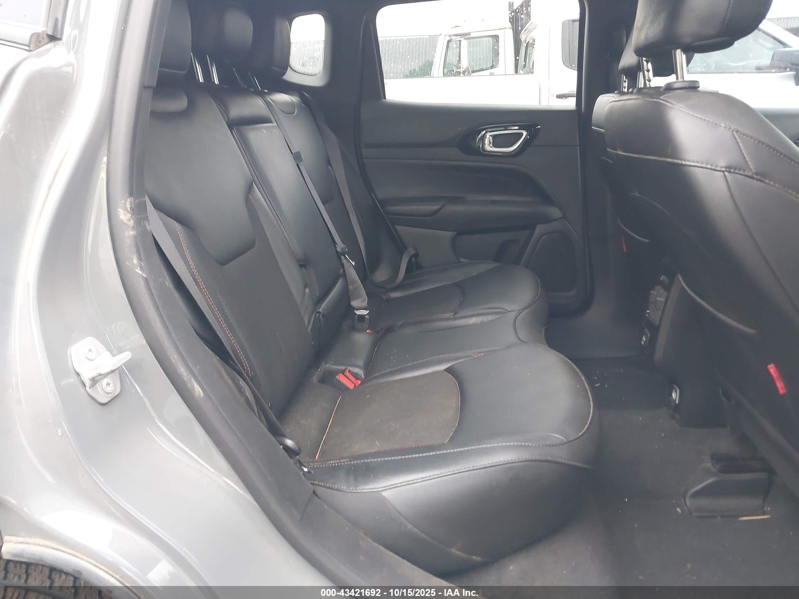JEEP COMPASS image 8