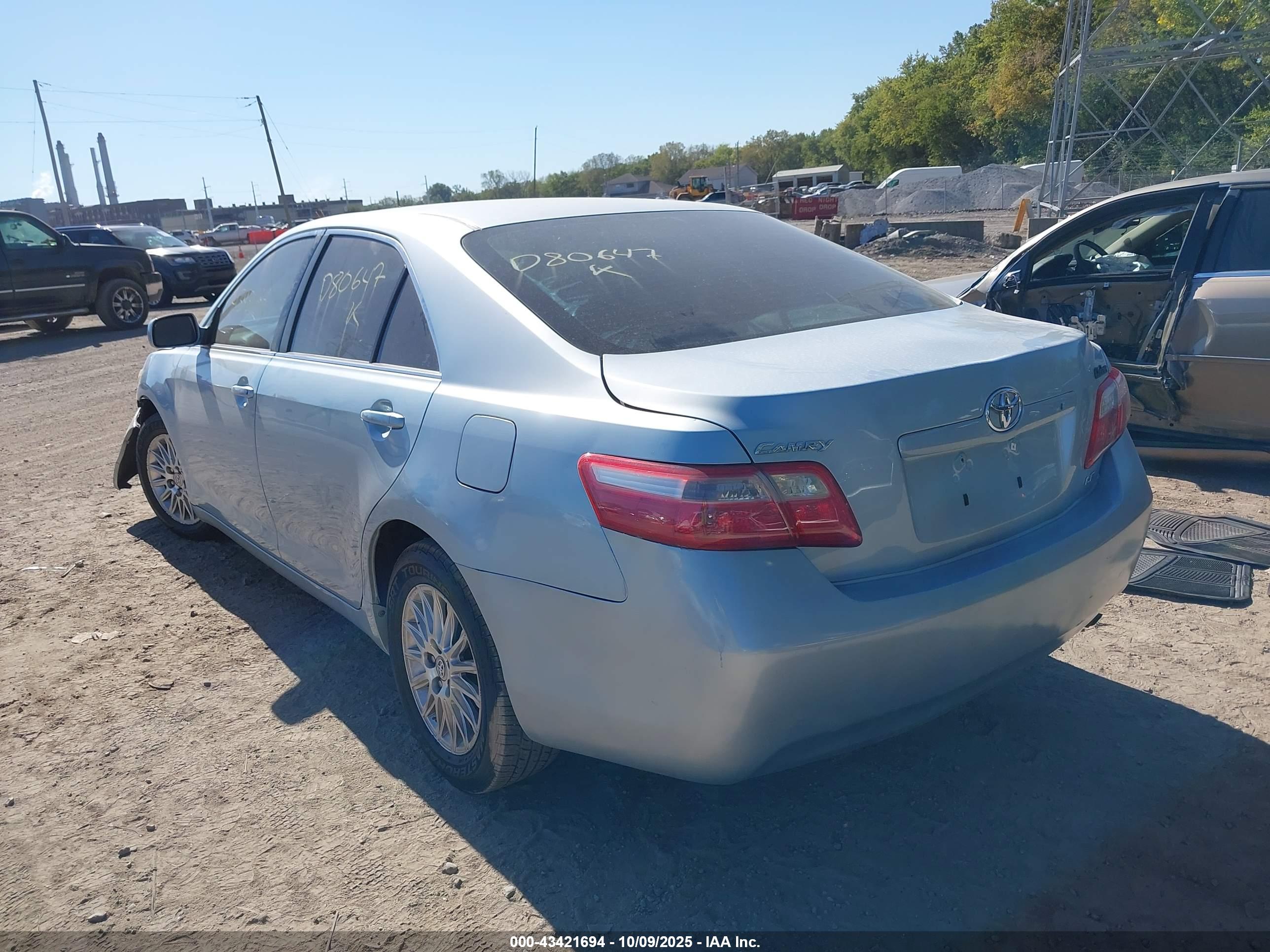 TOYOTA CAMRY image 3