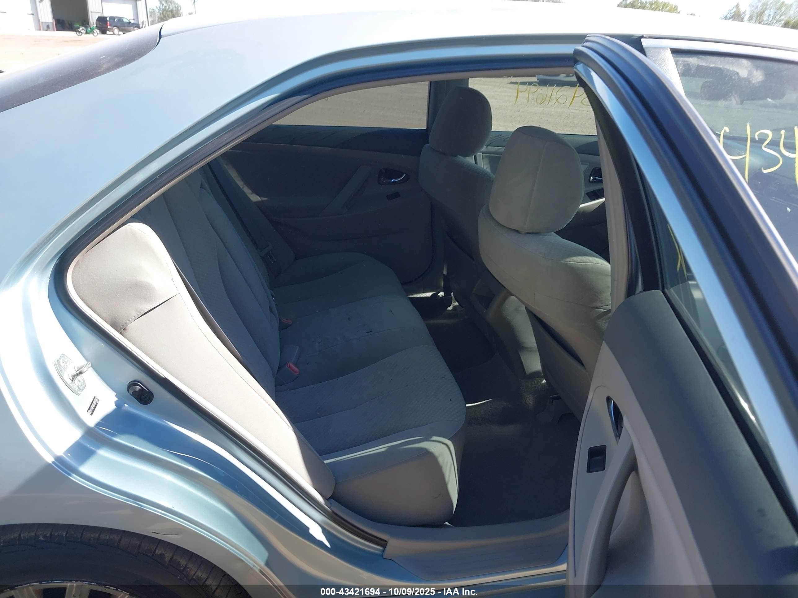 TOYOTA CAMRY image 8