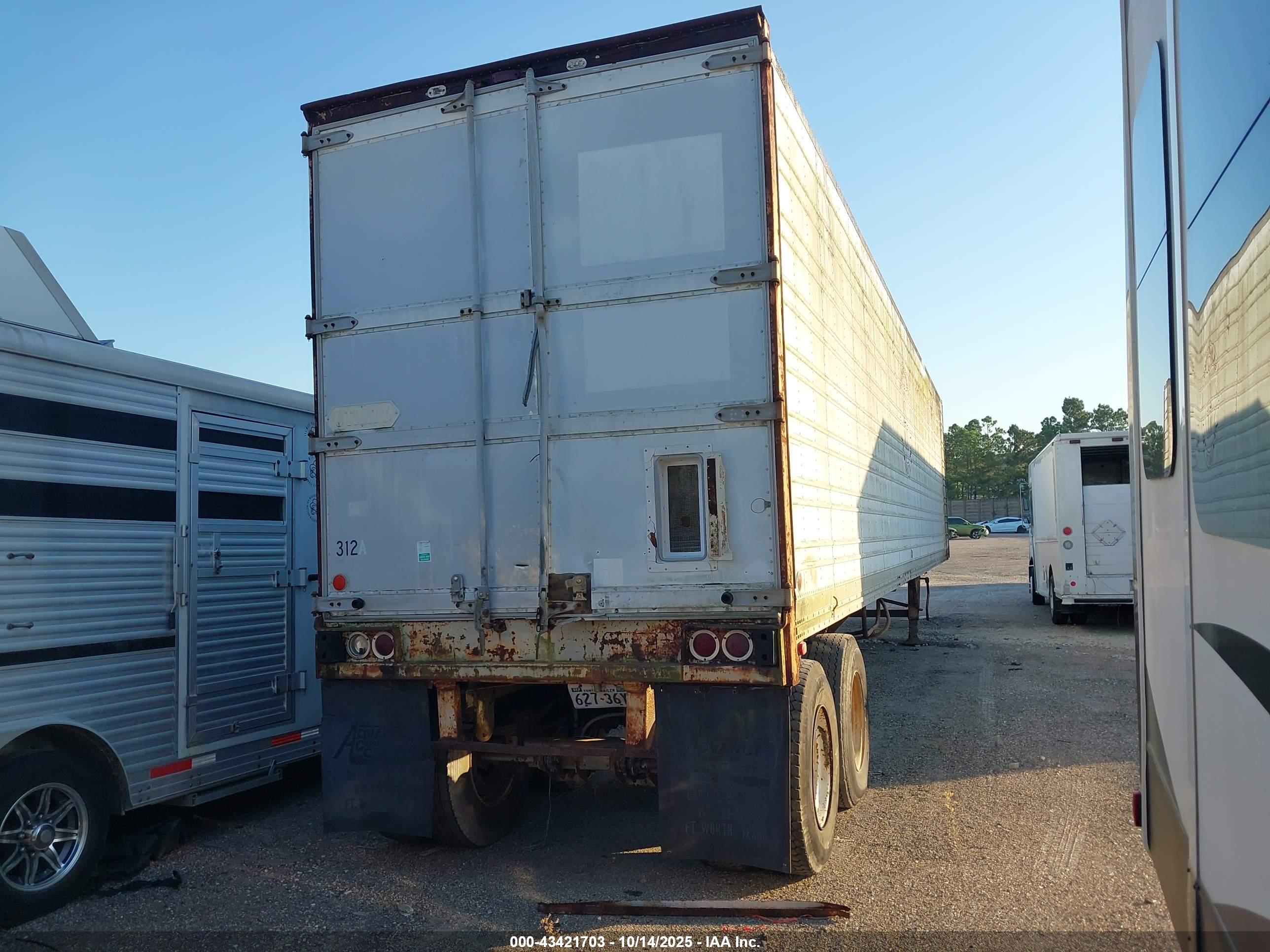 UTILITY TRAILER image 4
