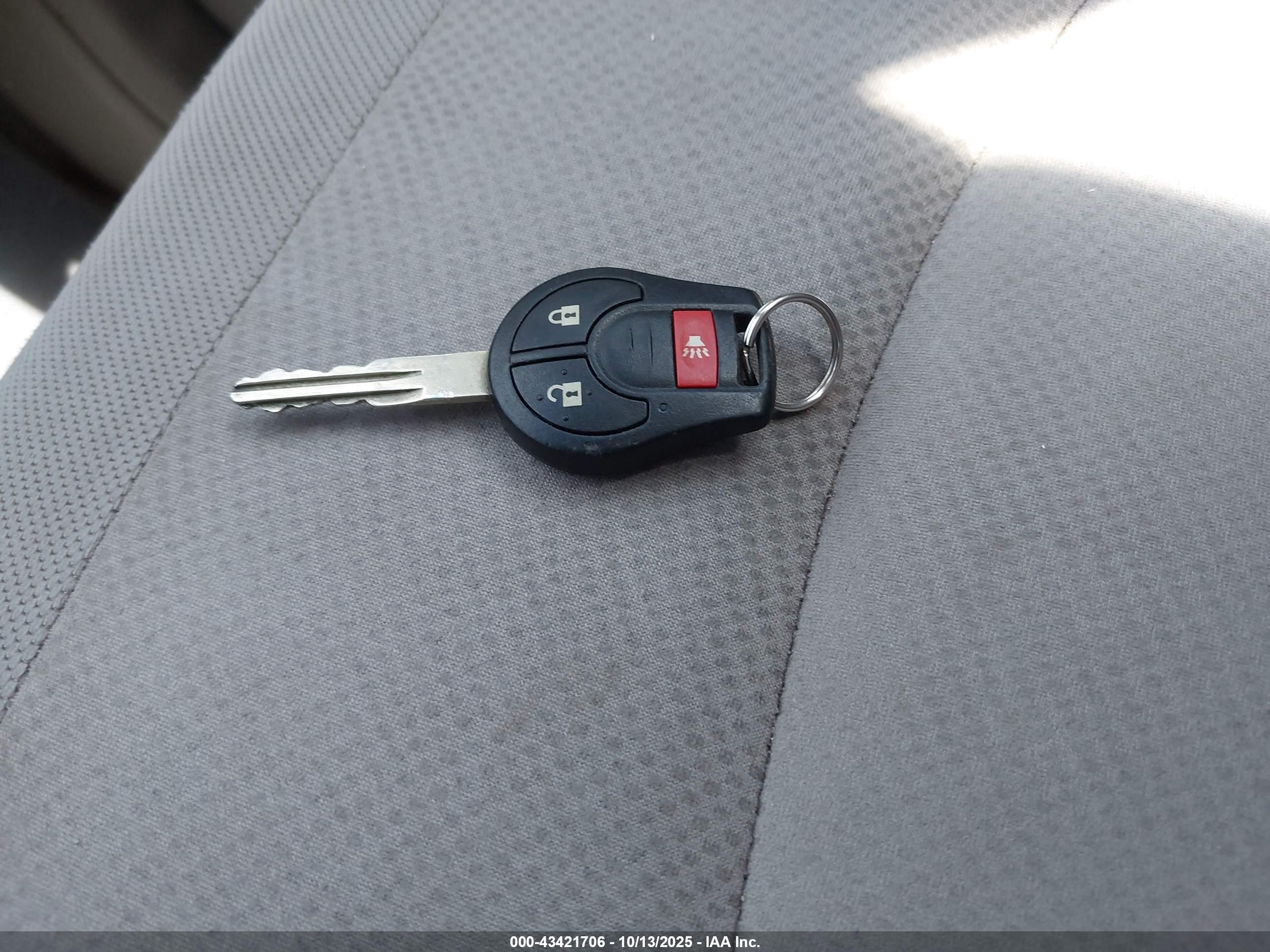 NISSAN ROGUE image 11