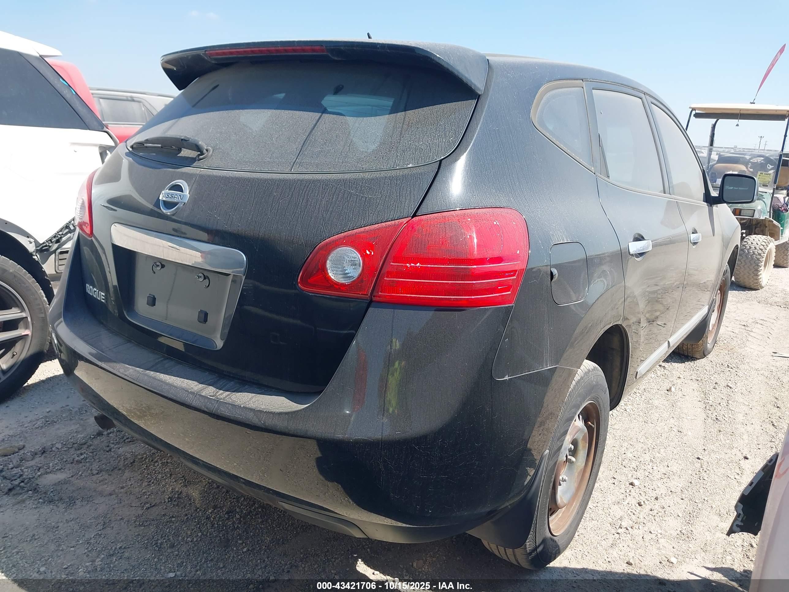 NISSAN ROGUE image 4