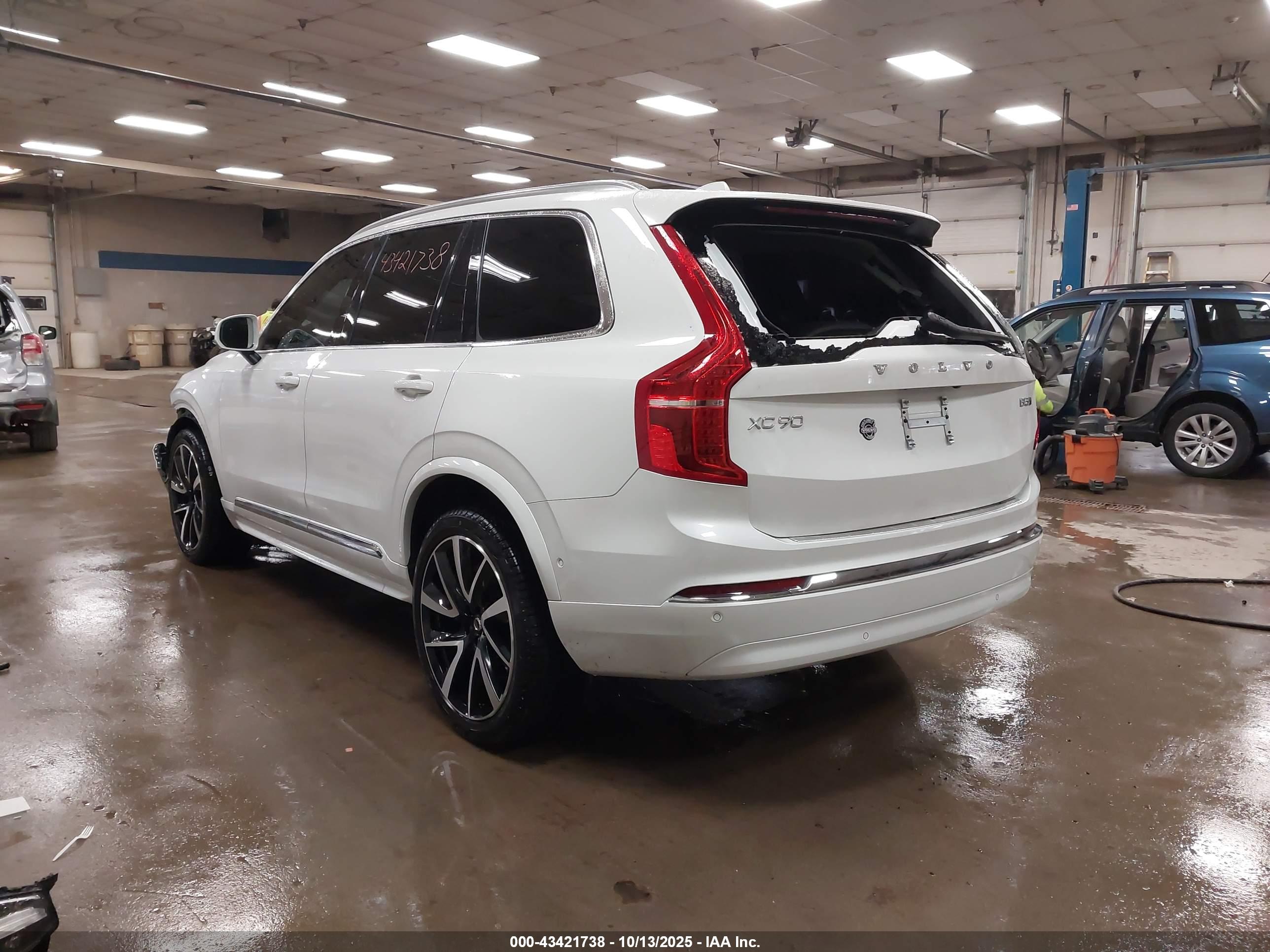 VOLVO XC90 image 3