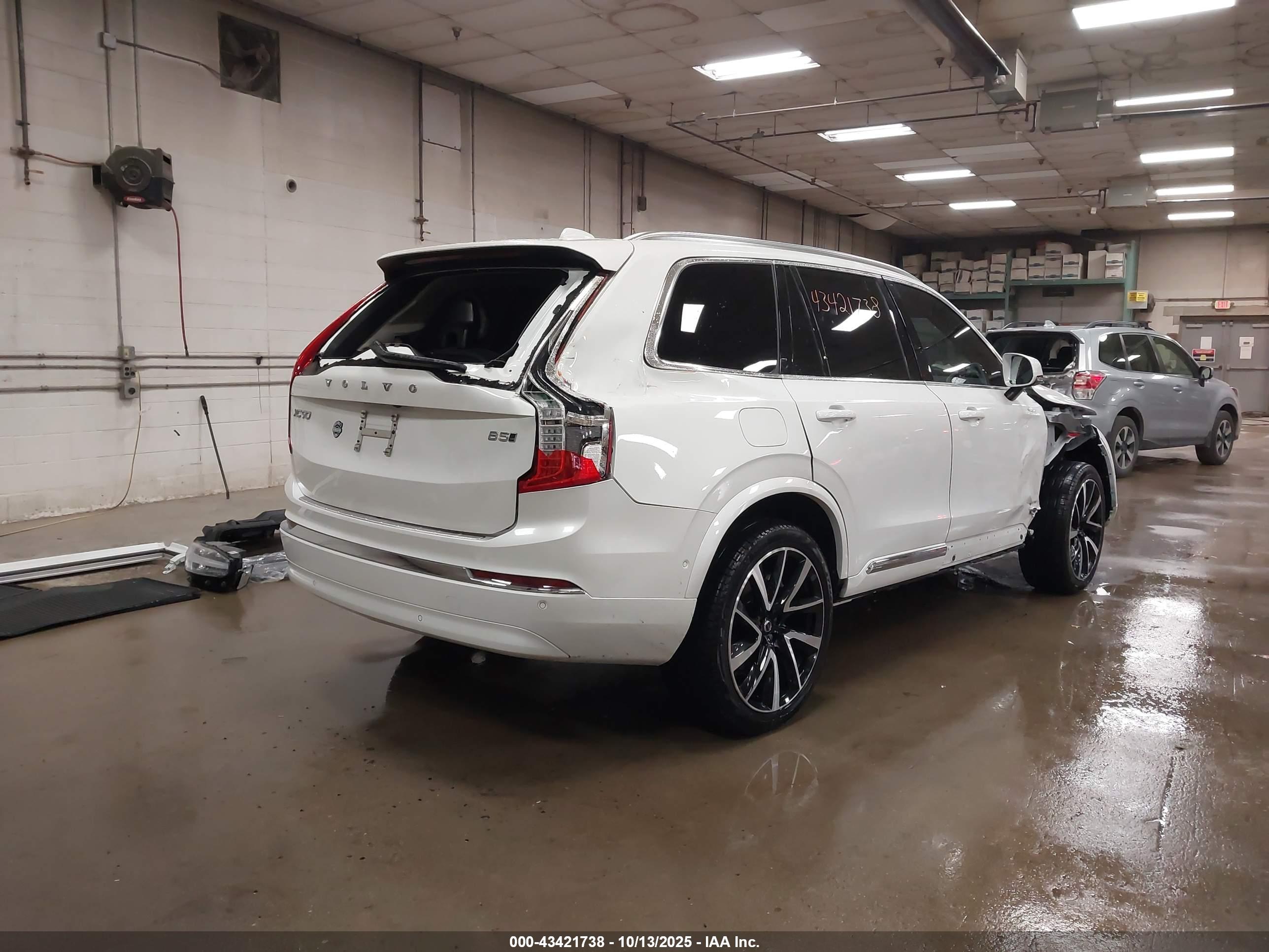 VOLVO XC90 image 4