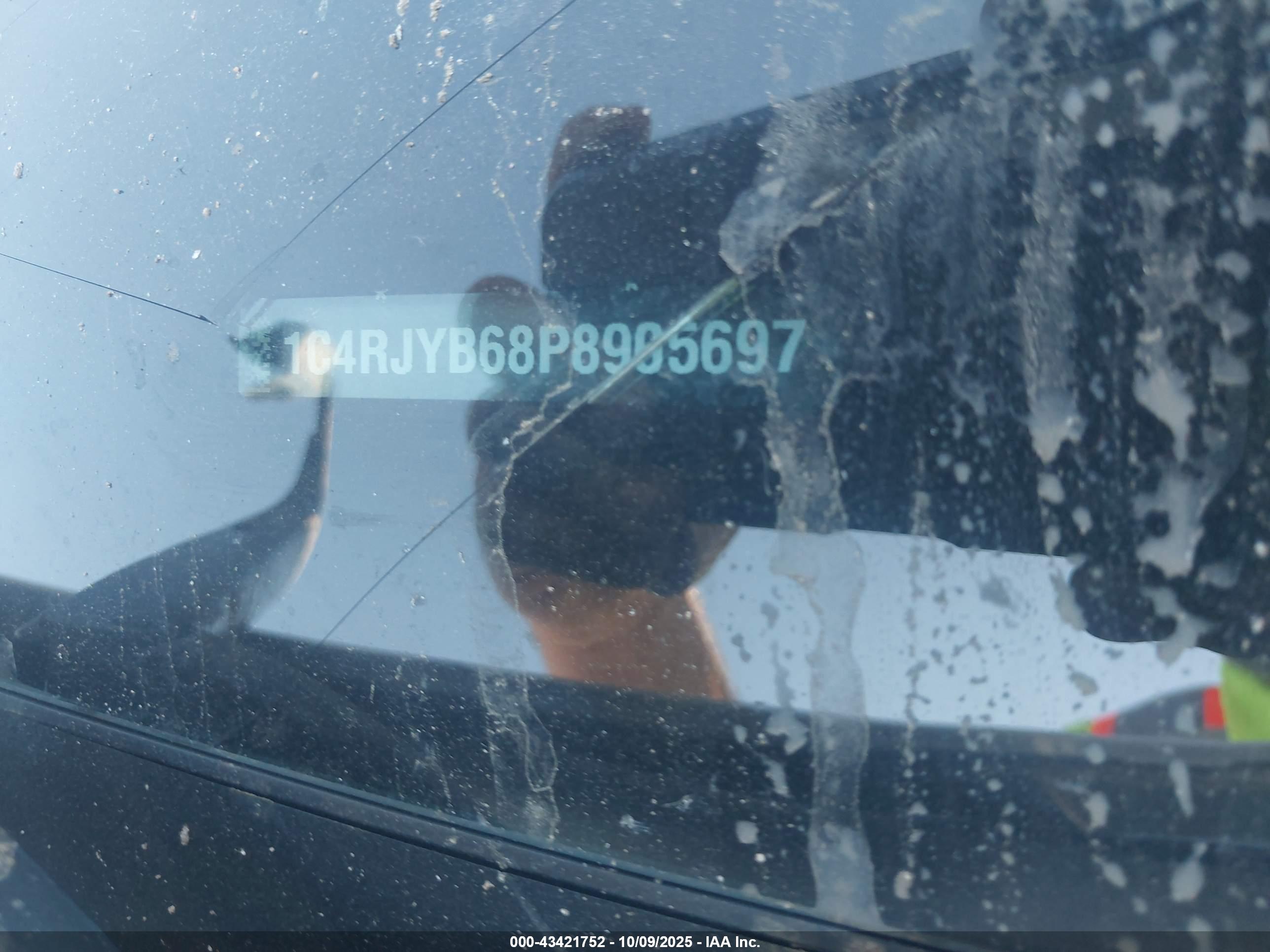 JEEP GRAND image 9