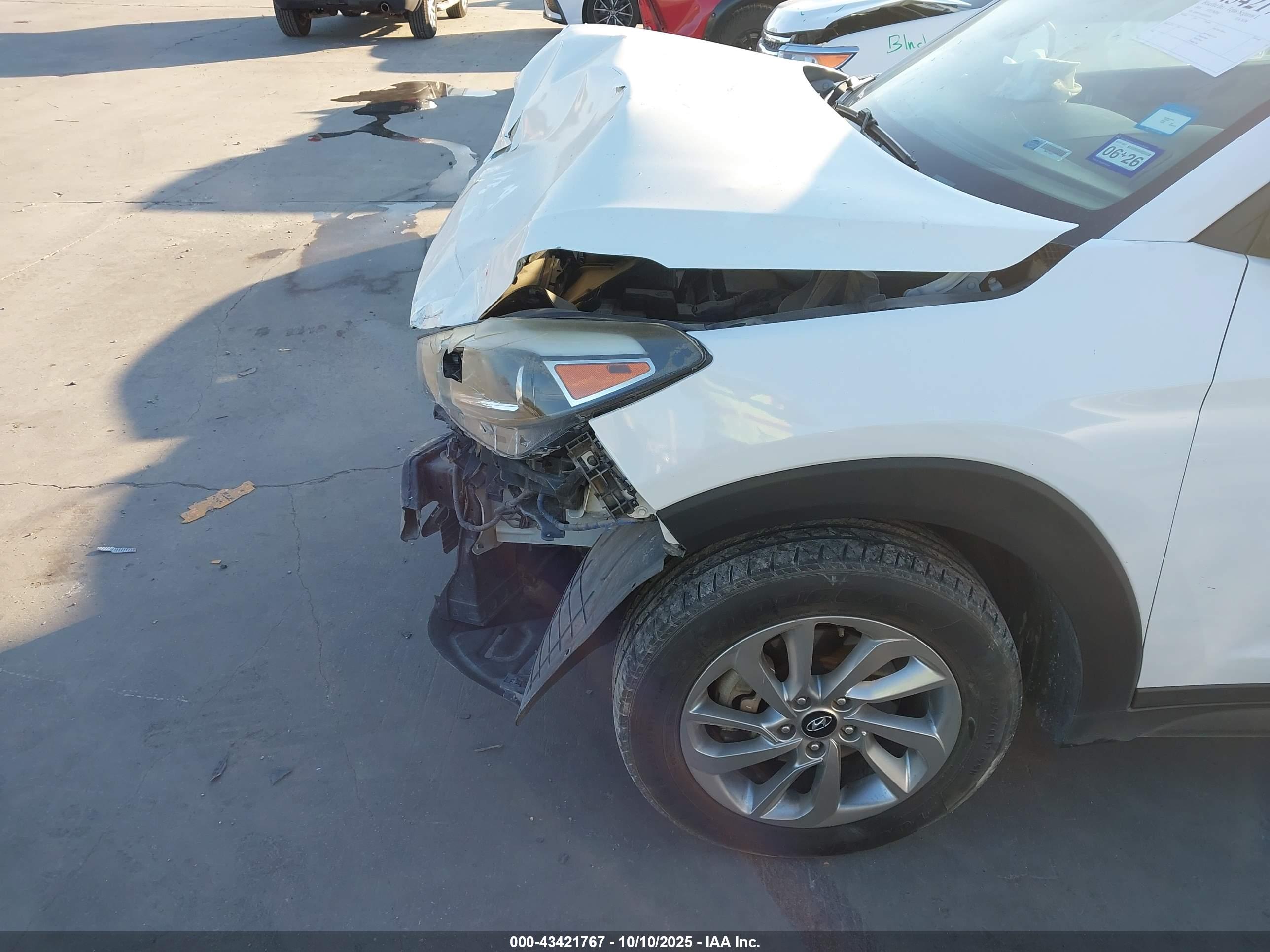 HYUNDAI TUCSON image 6