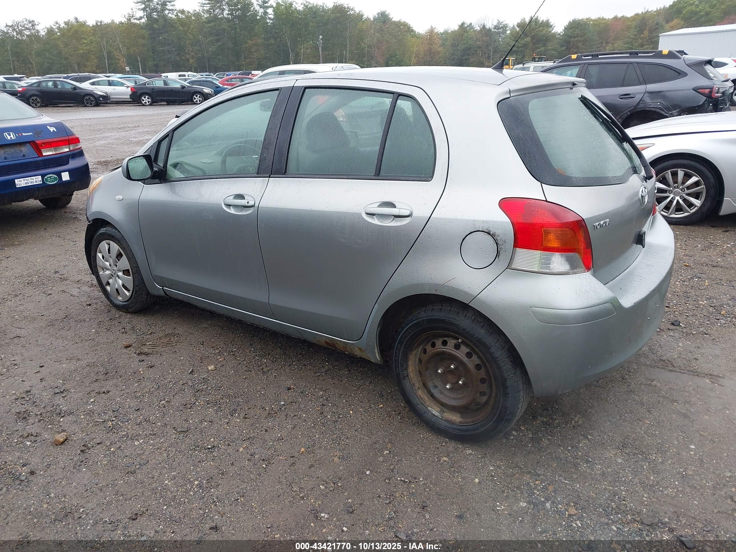 TOYOTA YARIS image 3