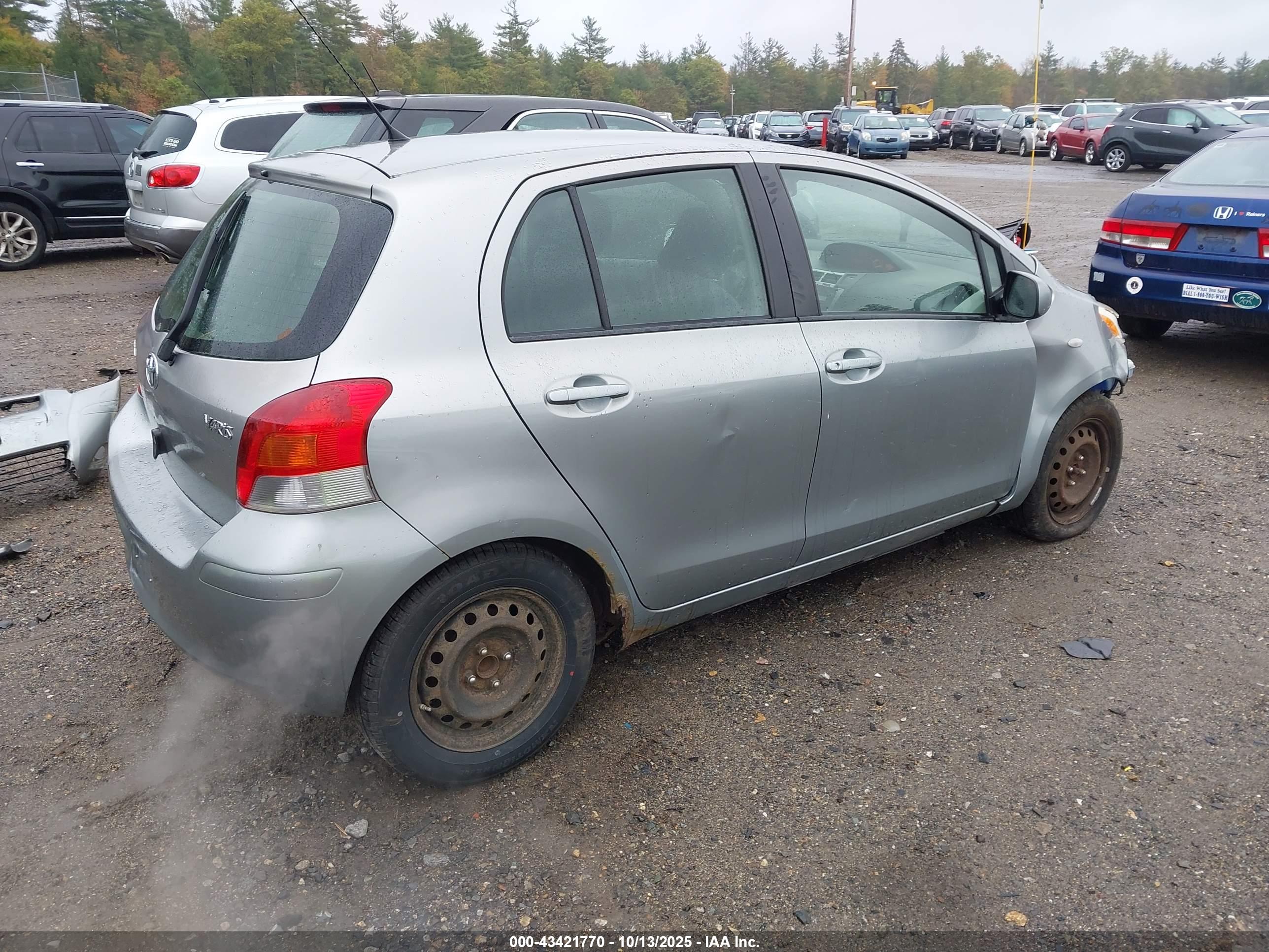 TOYOTA YARIS image 4