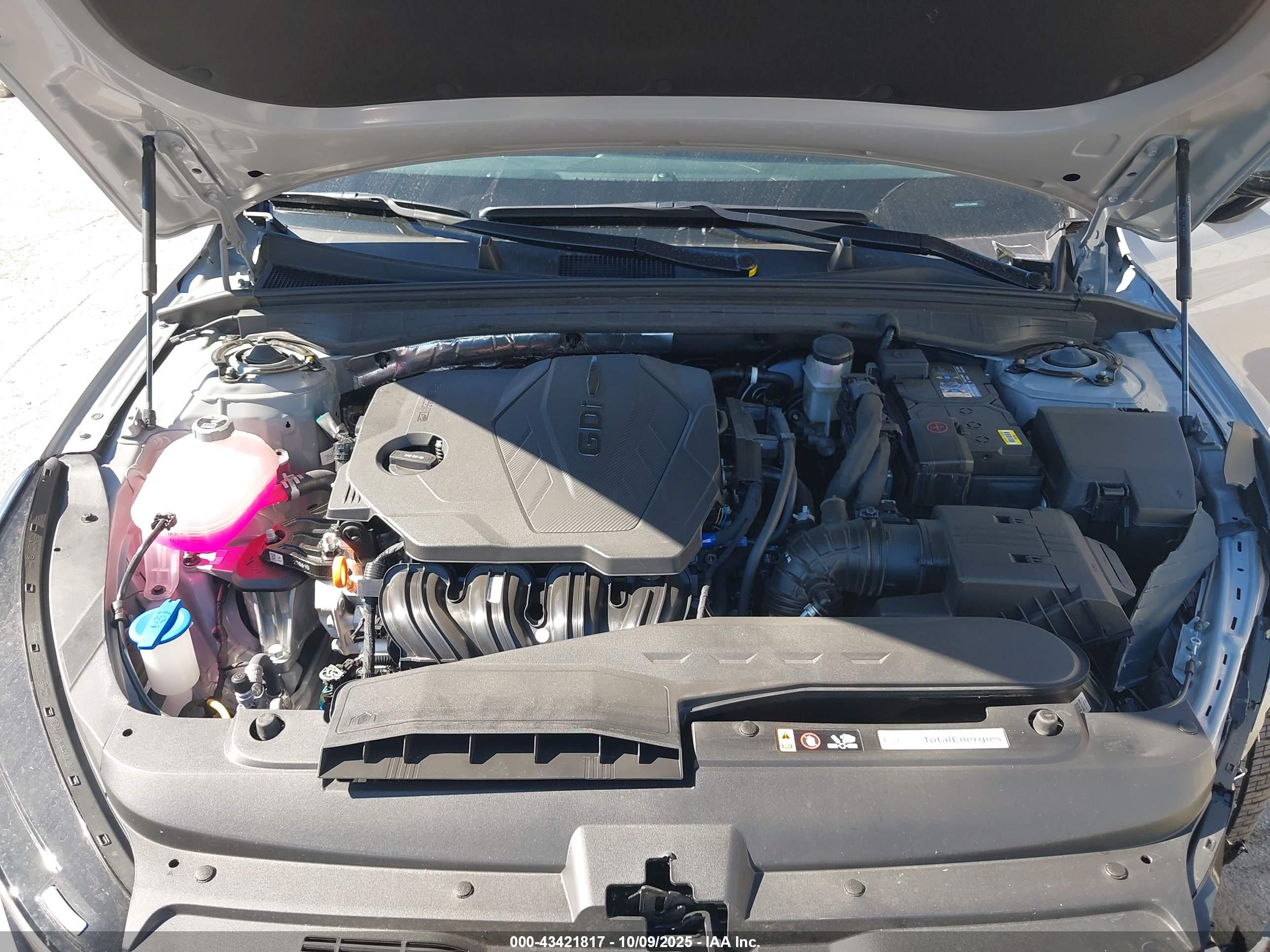 KIA K5 image 10