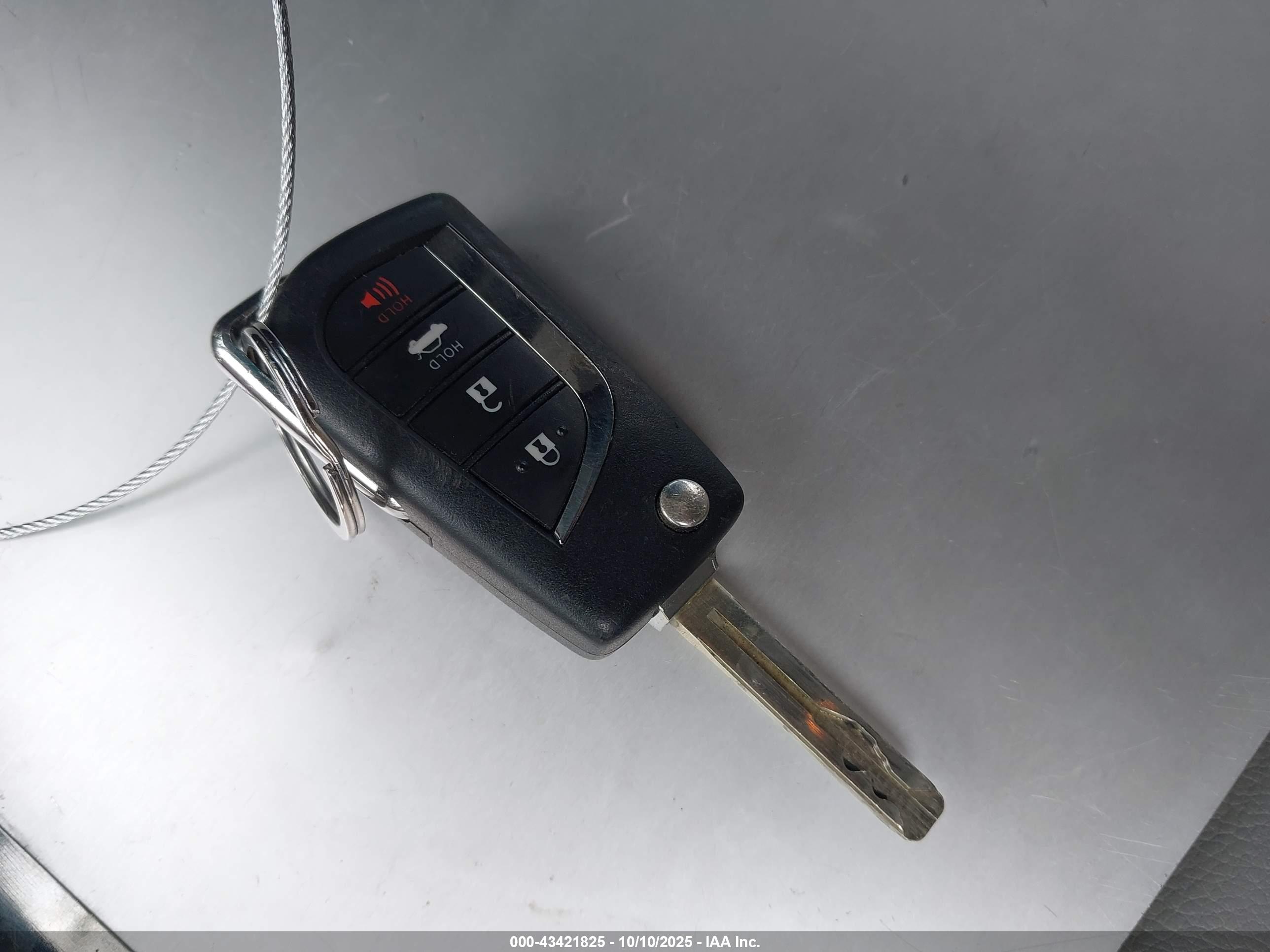 TOYOTA CAMRY image 11