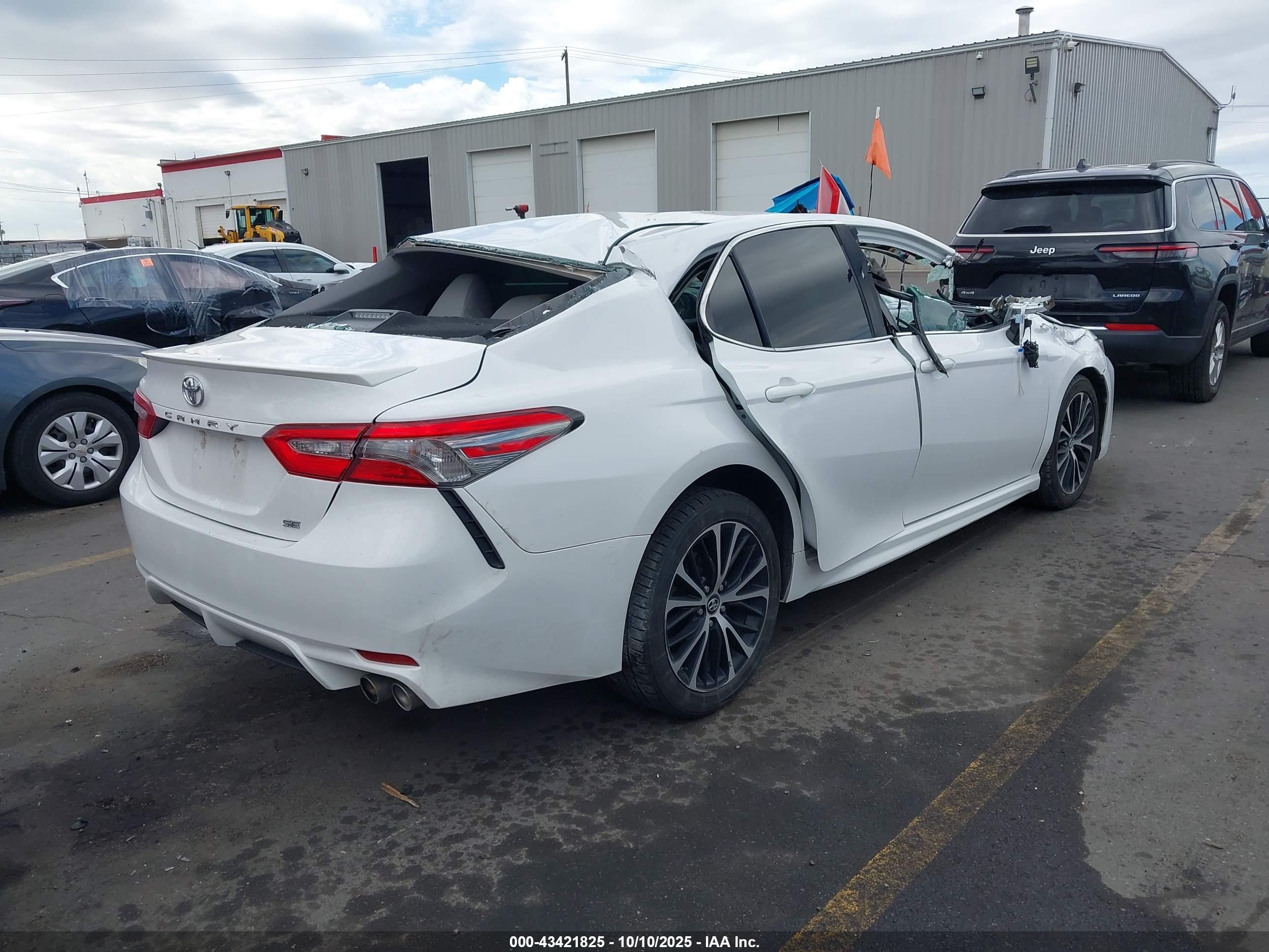 TOYOTA CAMRY image 4