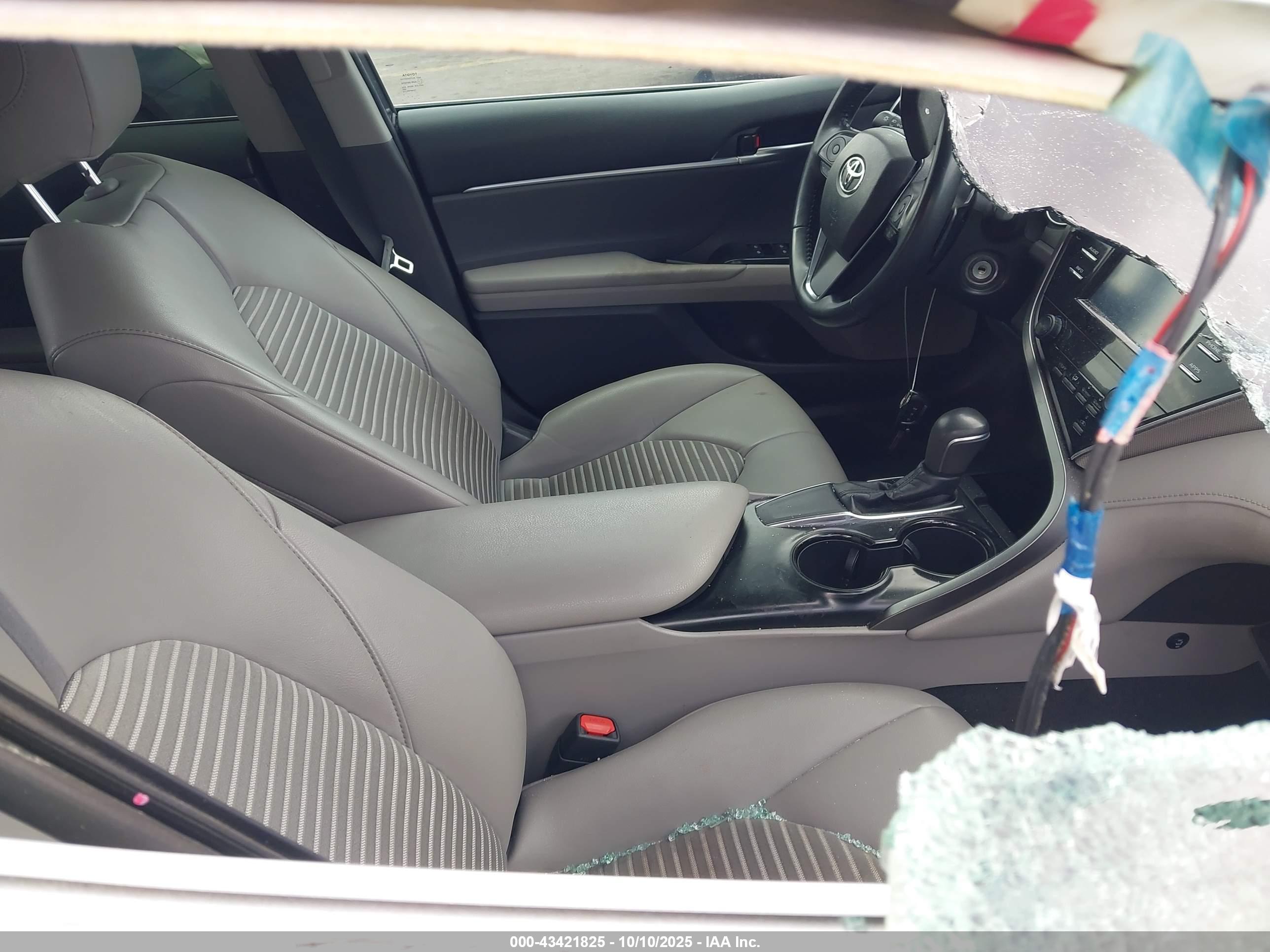 TOYOTA CAMRY image 5