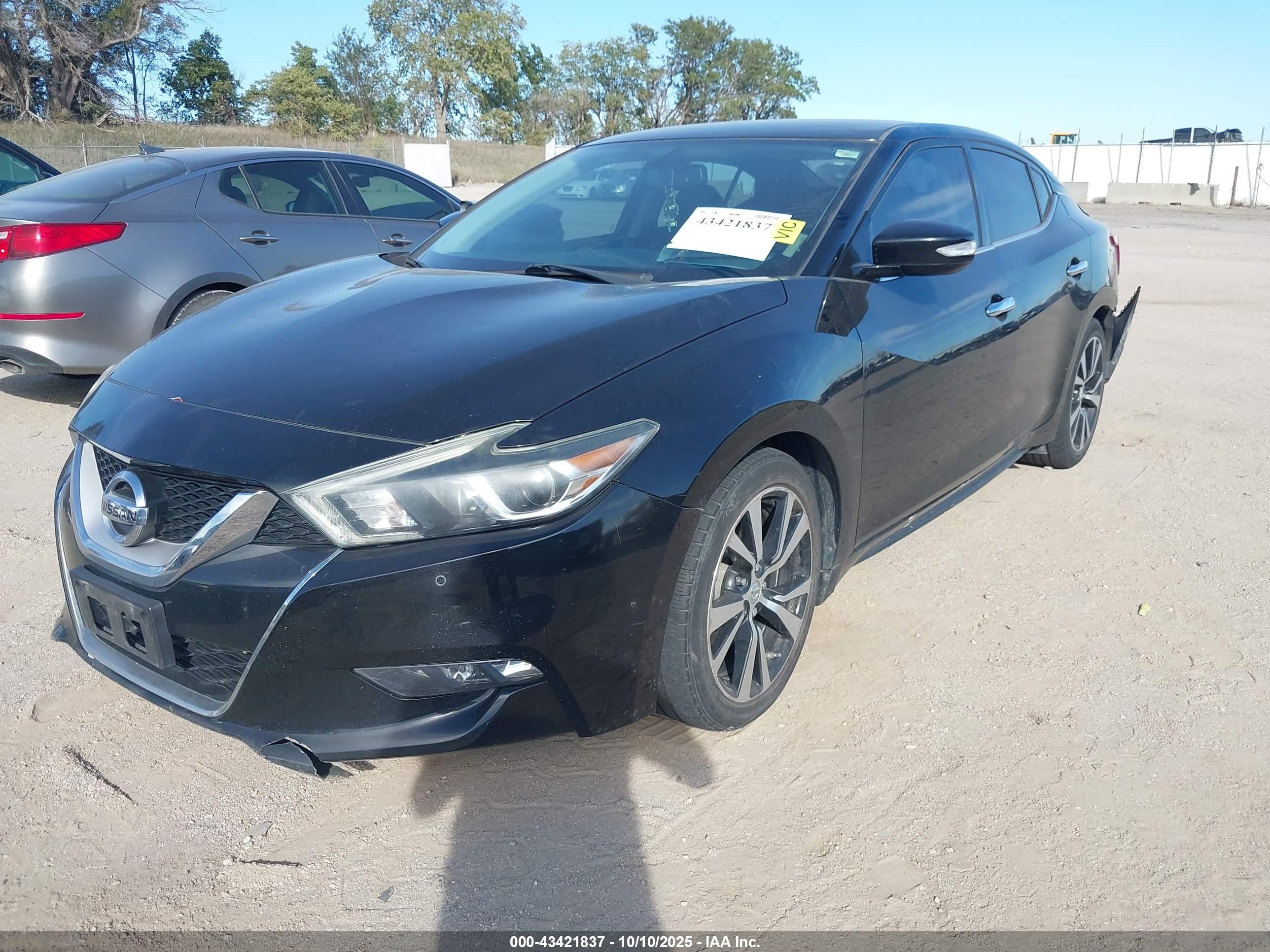 NISSAN MAXIMA image 2