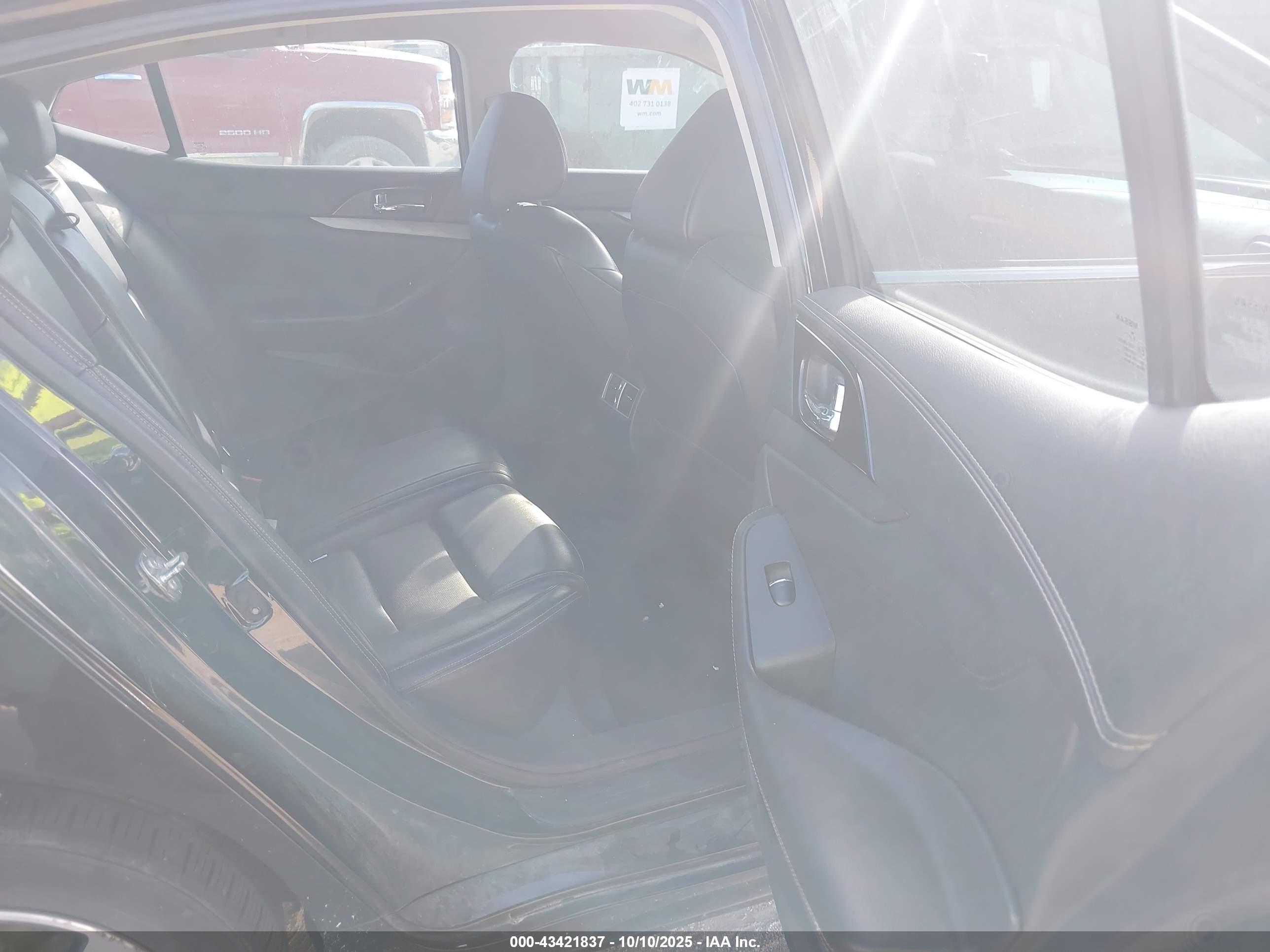 NISSAN MAXIMA image 8