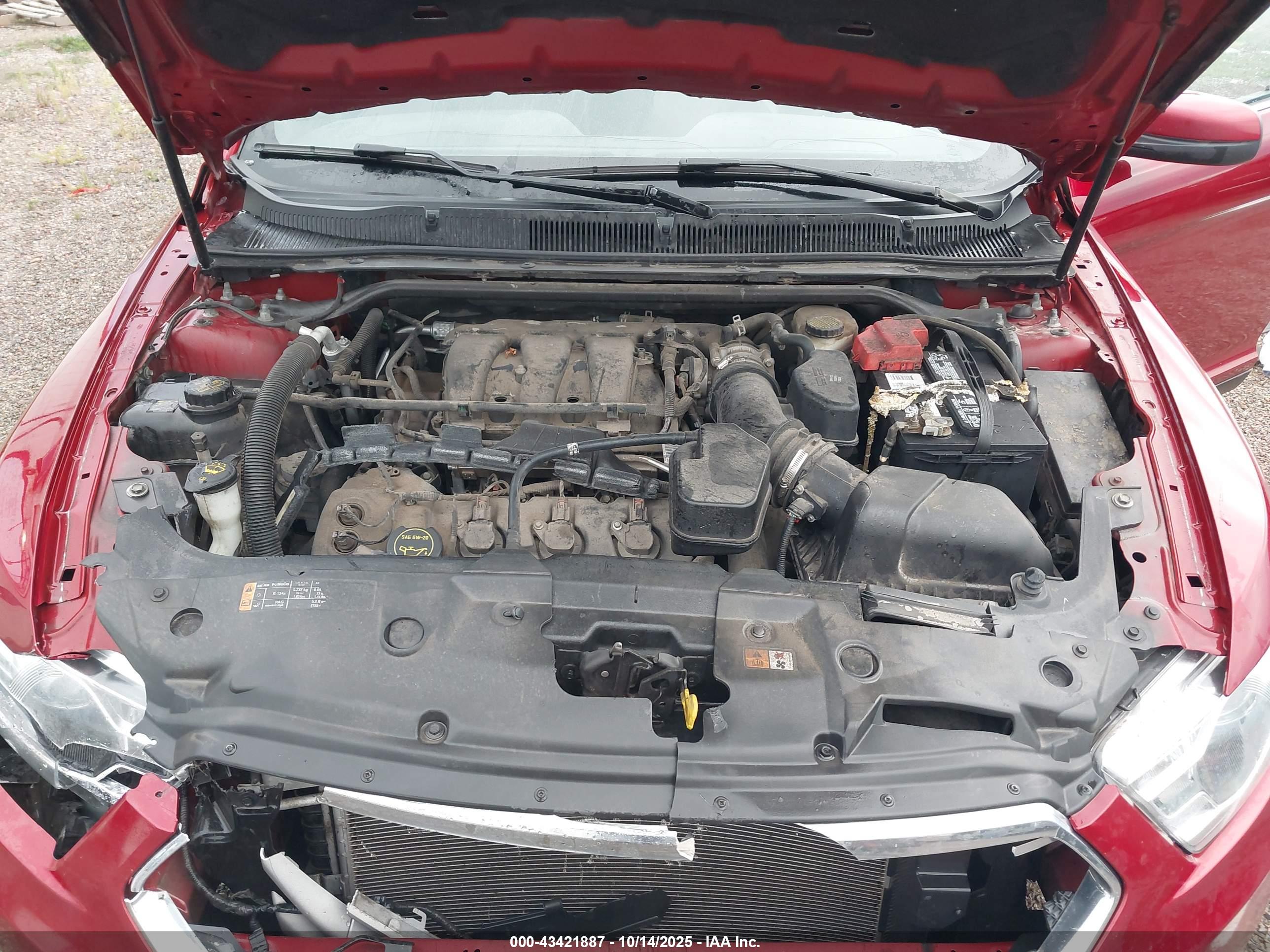 FORD TAURUS image 10