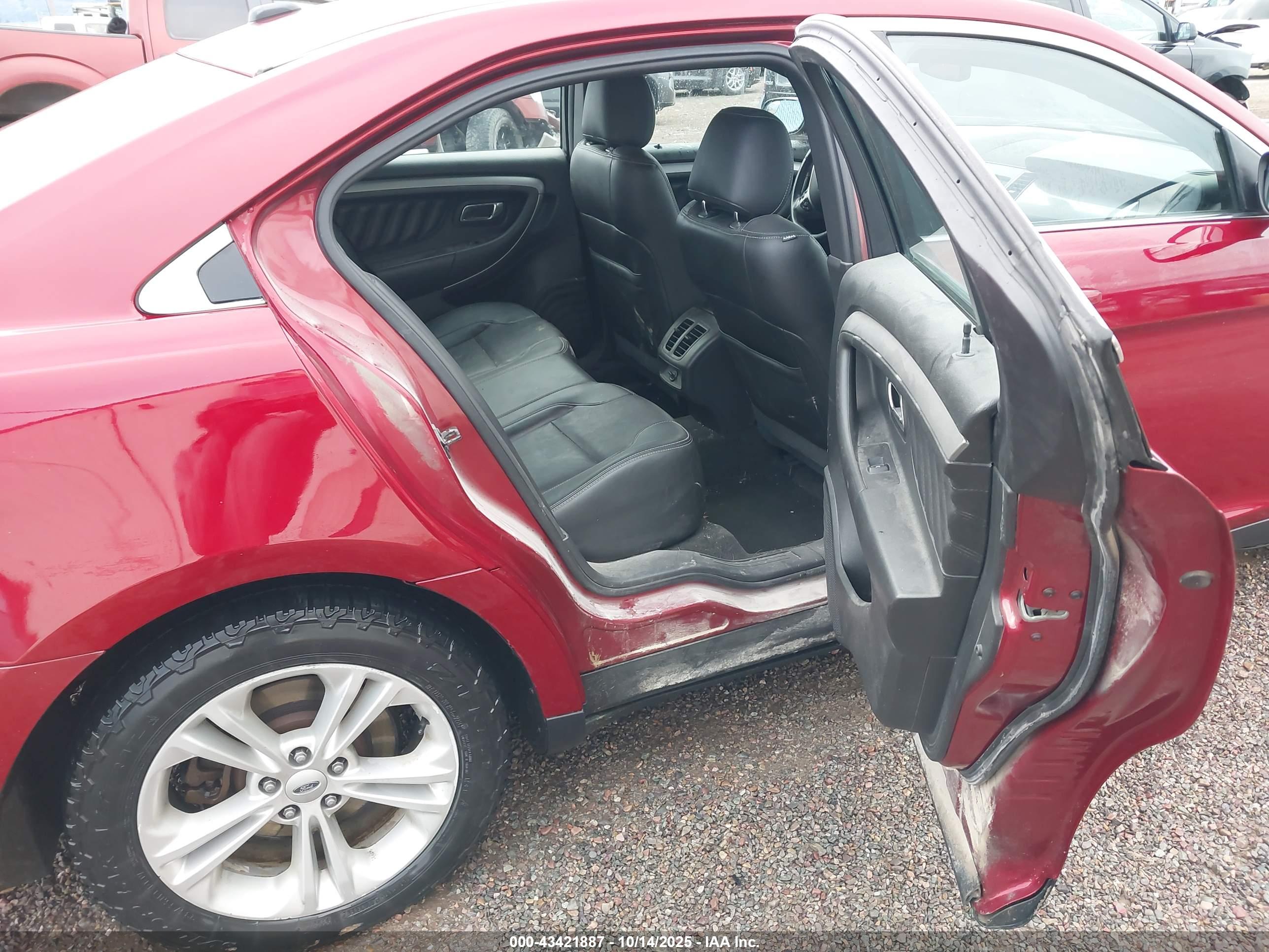 FORD TAURUS image 8
