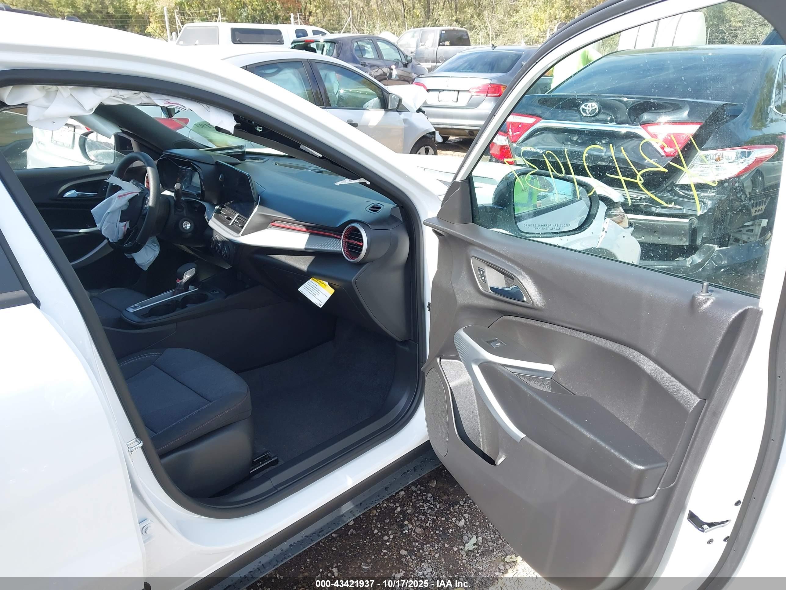 CHEVROLET TRAX image 5
