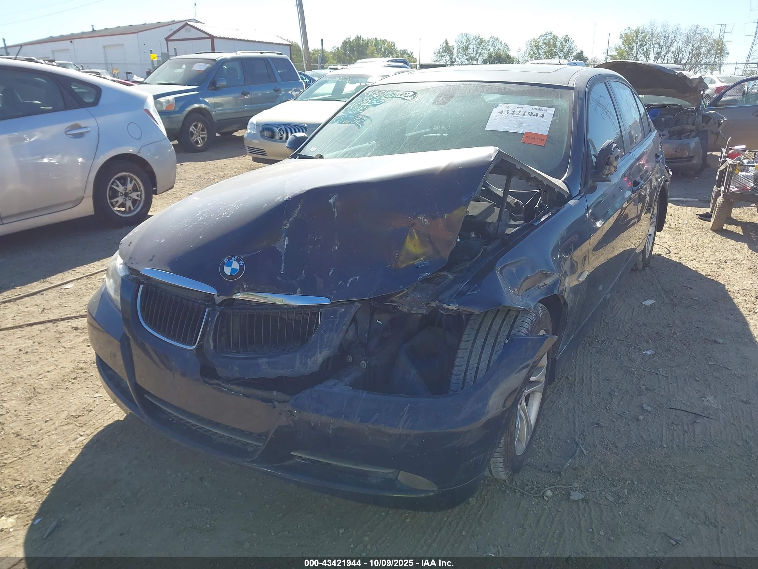 BMW 328I image 2