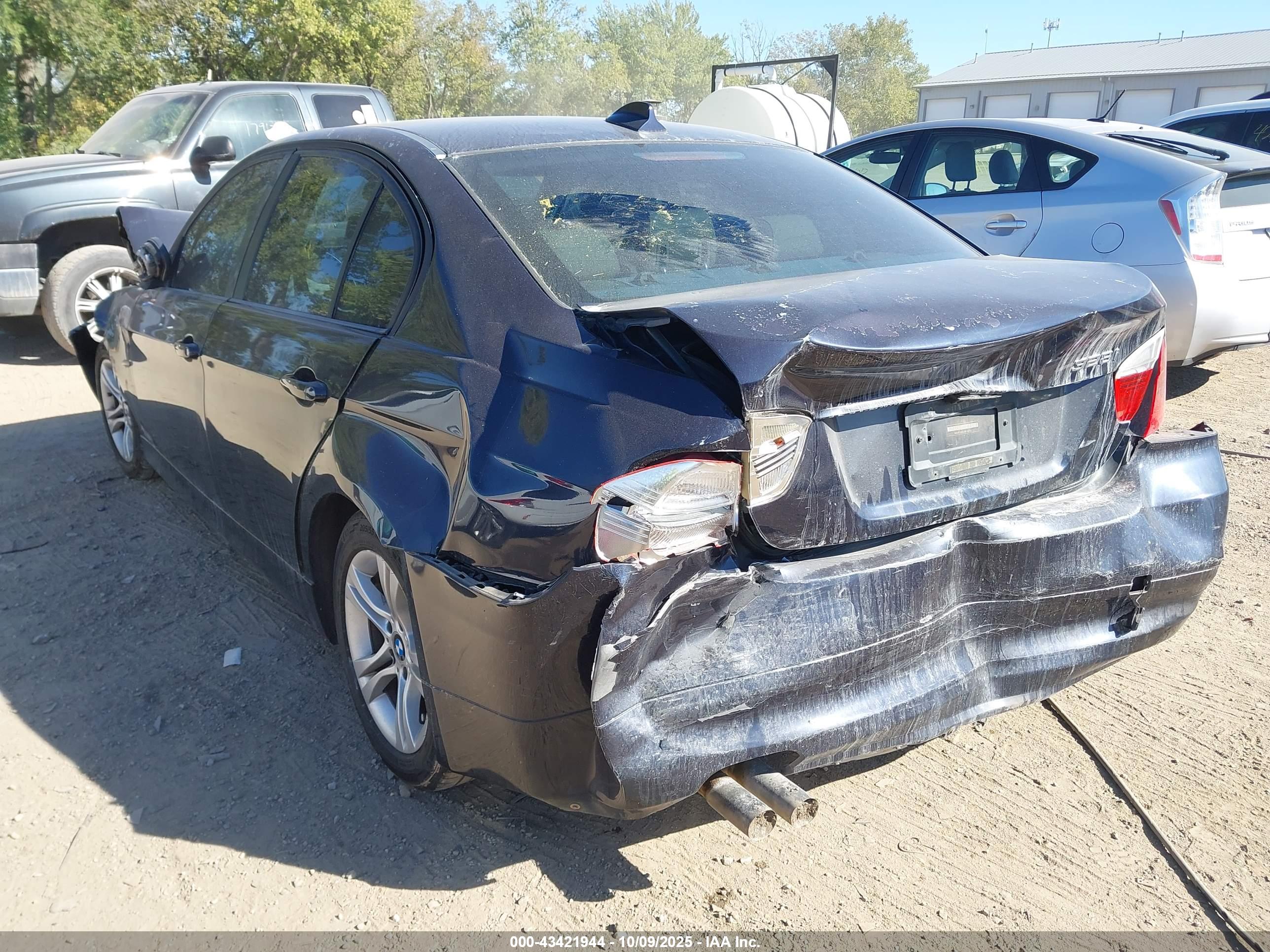 BMW 328I image 3
