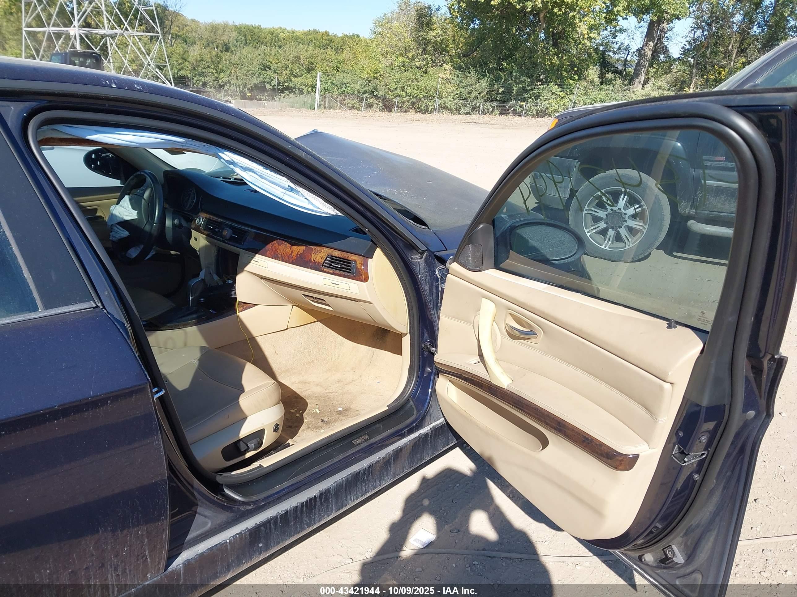 BMW 328I image 5