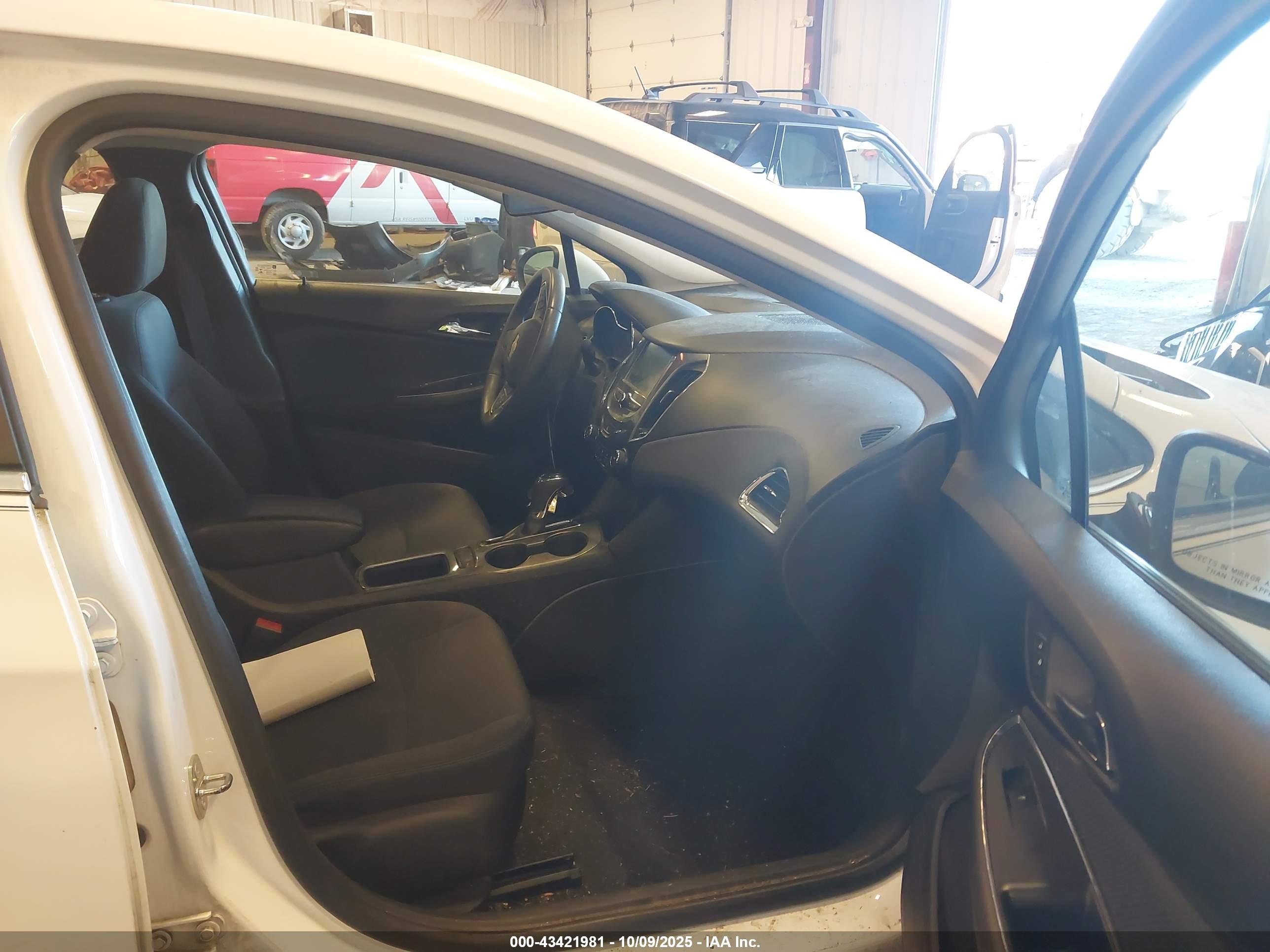 CHEVROLET CRUZE image 5