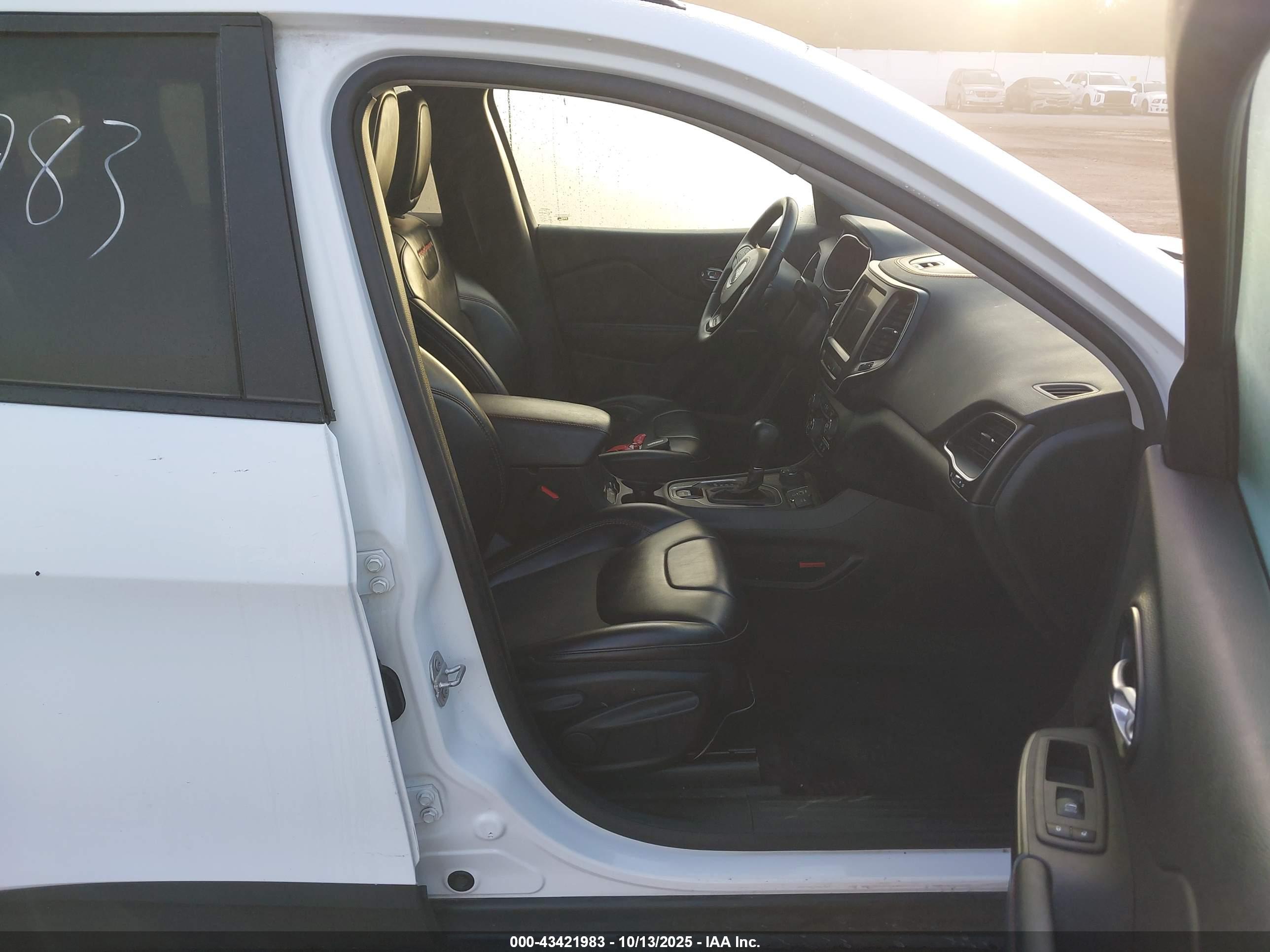 JEEP CHEROKEE image 5