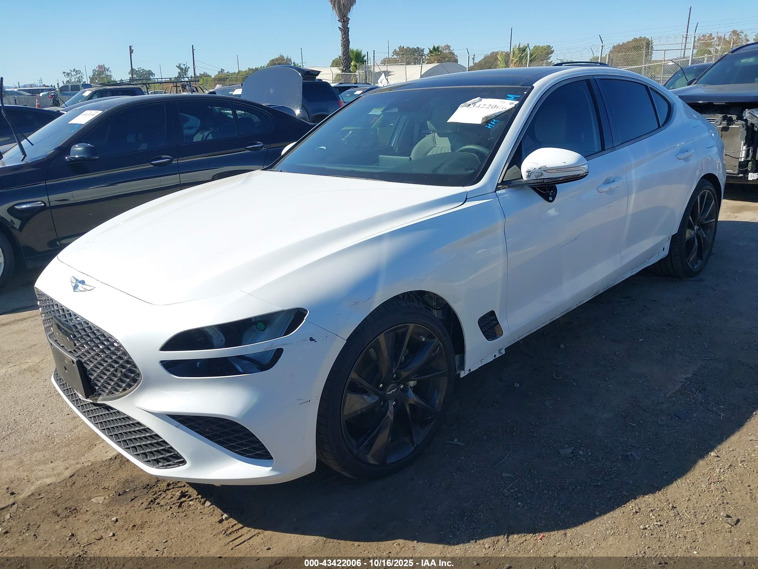 GENESIS G70 image 2