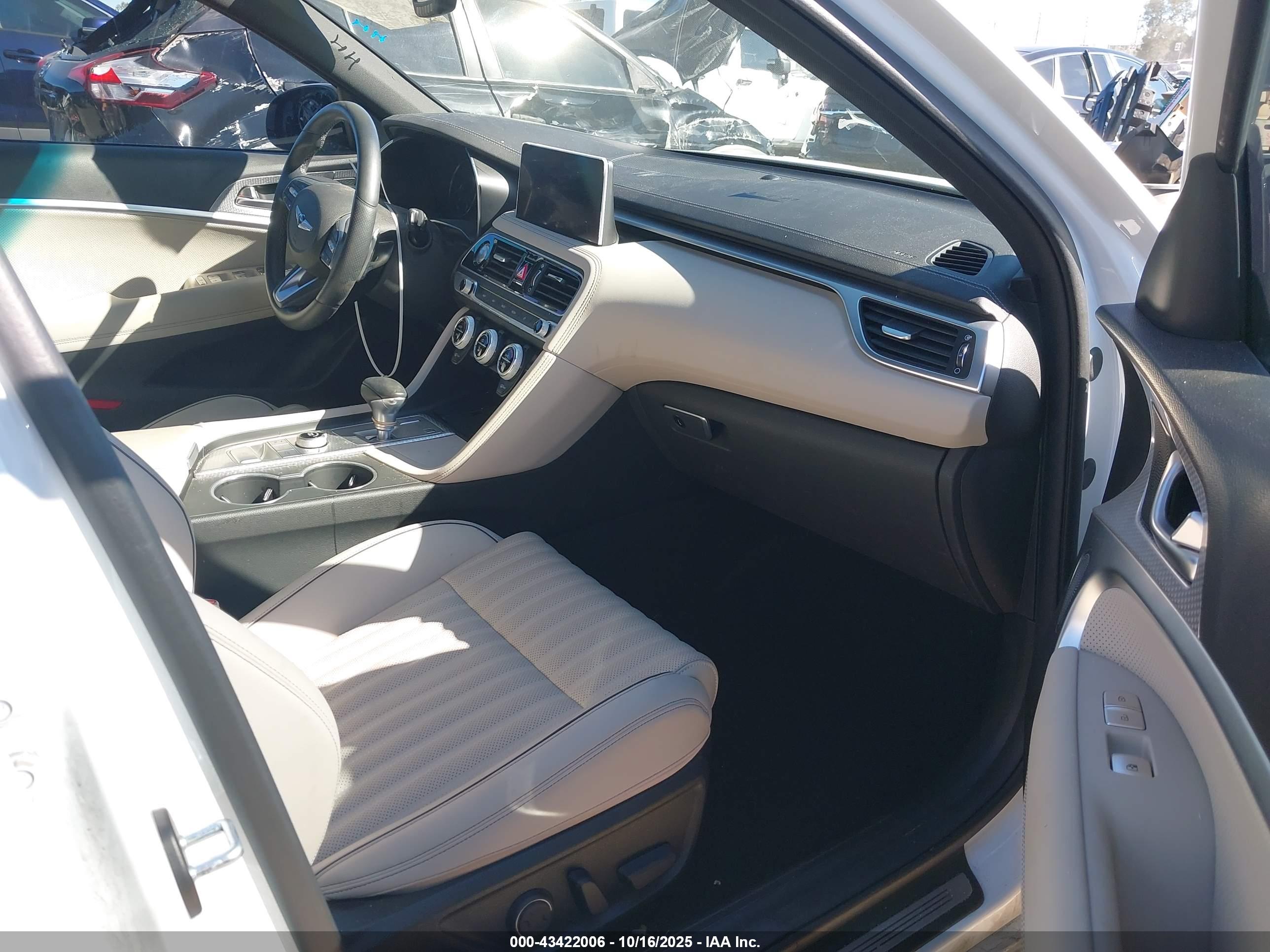 GENESIS G70 image 5