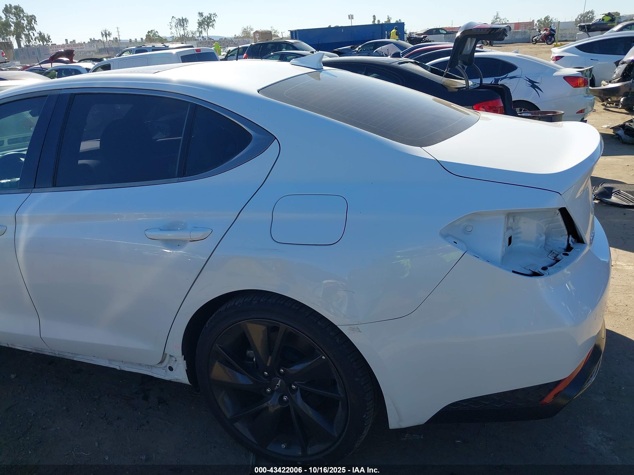 GENESIS G70 image 6
