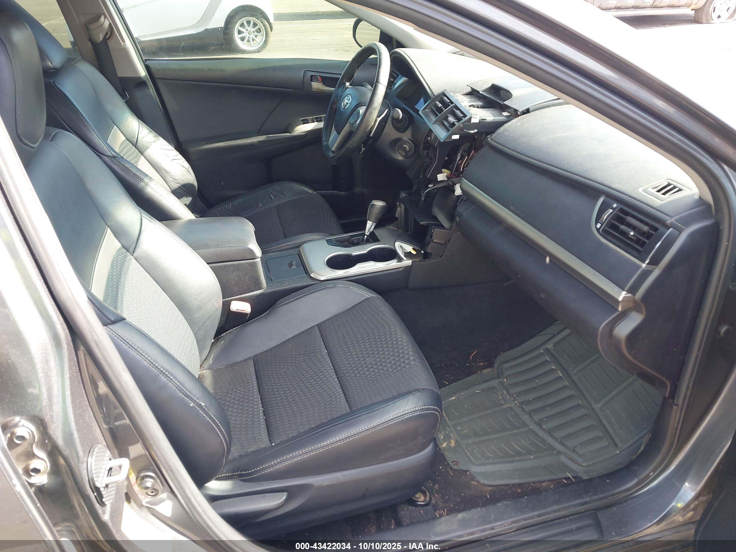 TOYOTA CAMRY image 5